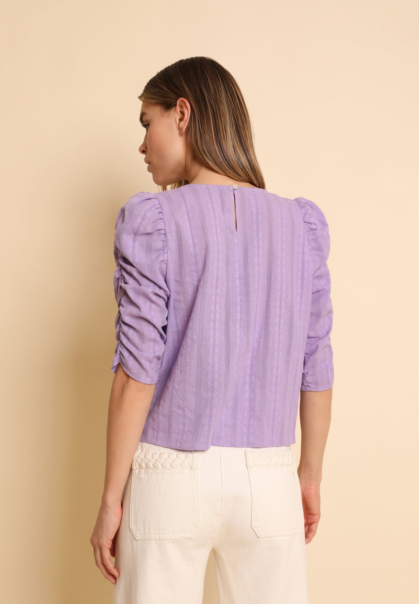BLUSA ÀS RISCAS COM FRANZIDO