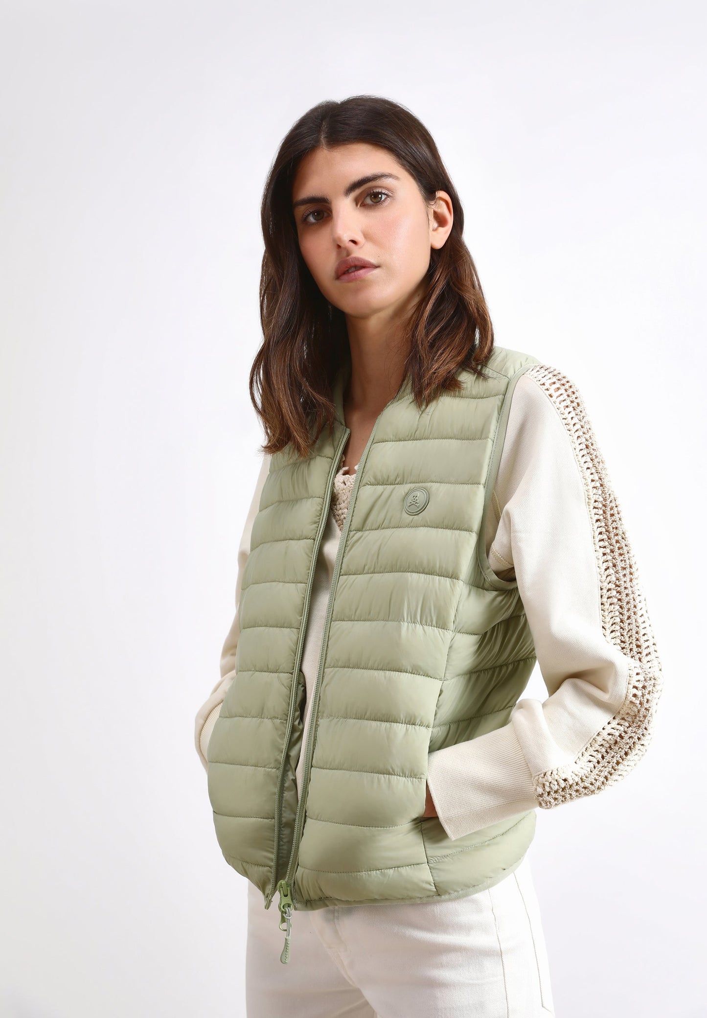 COLETE ACOLCHOADO COM LOGO