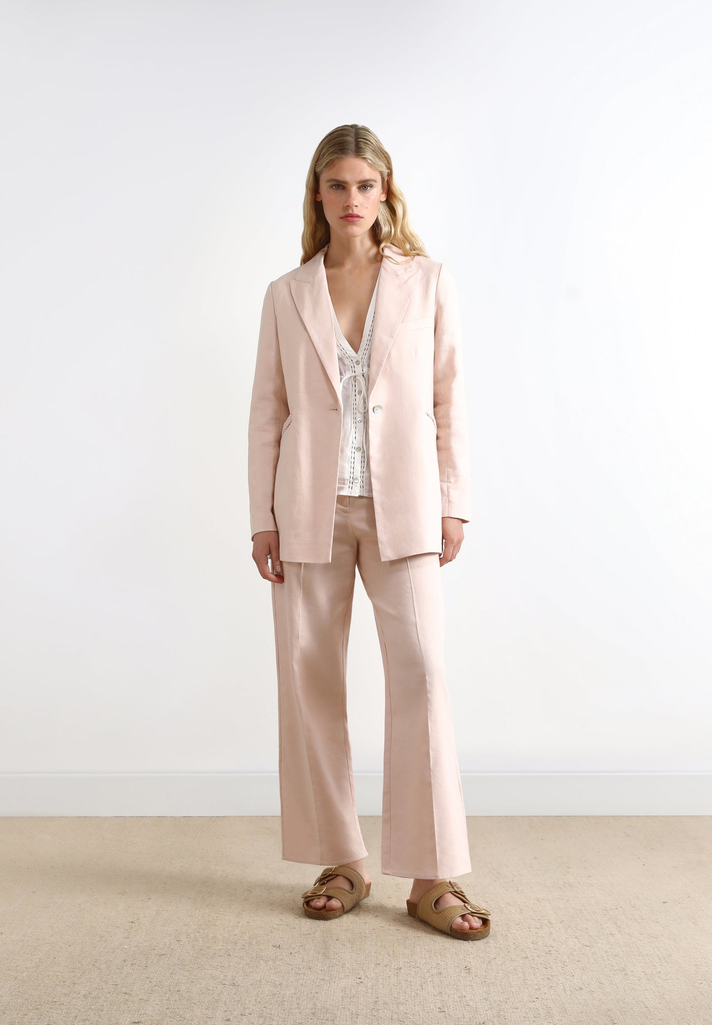 BLAZER DE LINHO COM PORMENORES TRANÇADOS