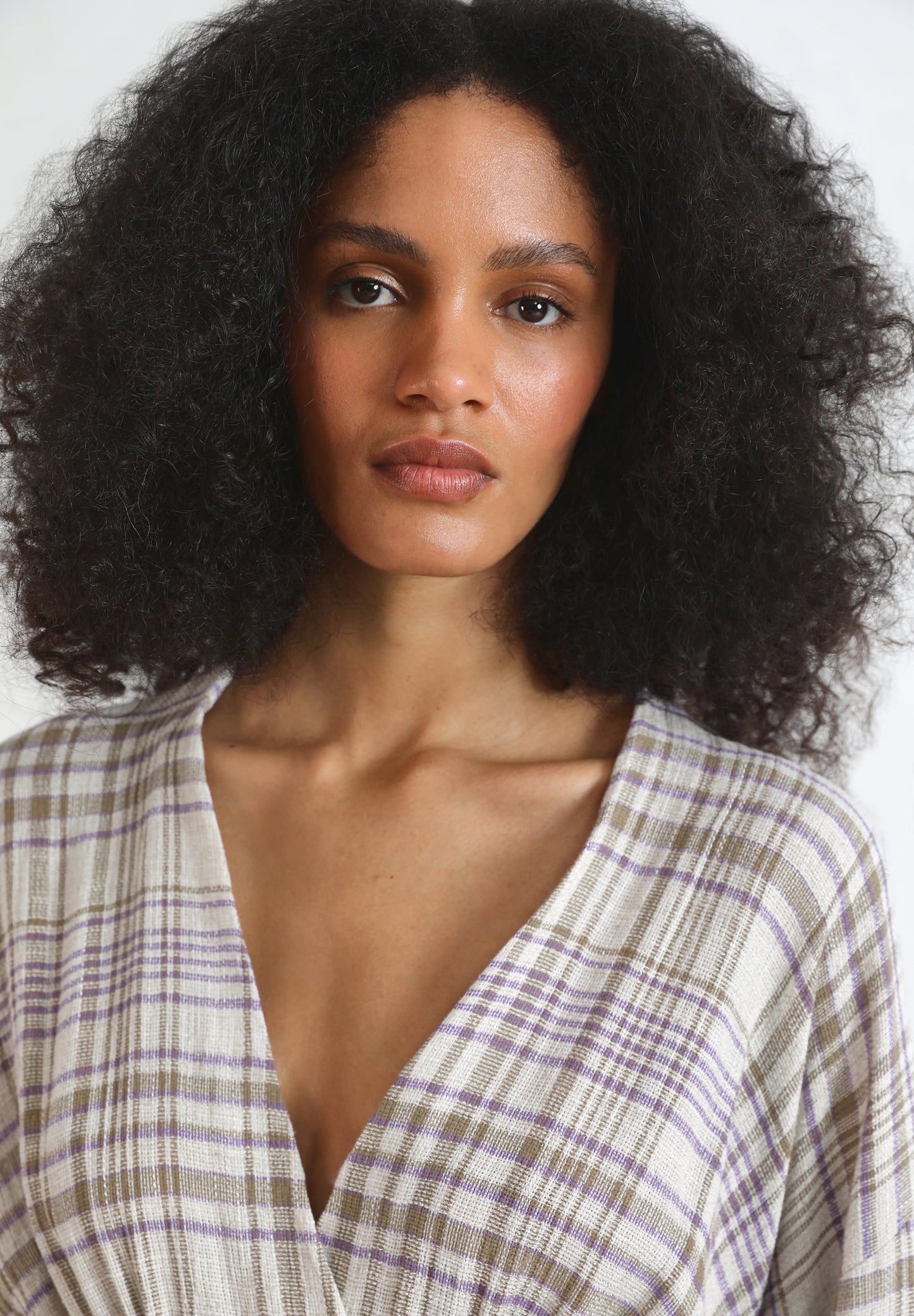 CASACO EM XADREZ COM BOTÃO