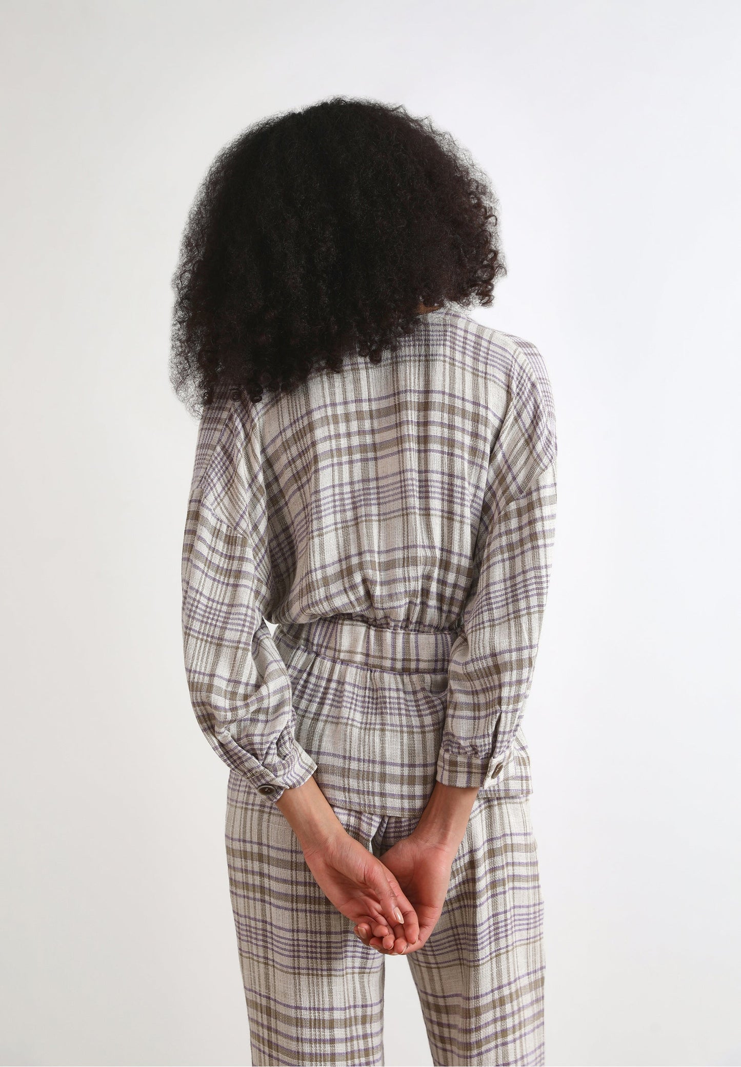 CASACO EM XADREZ COM BOTÃO