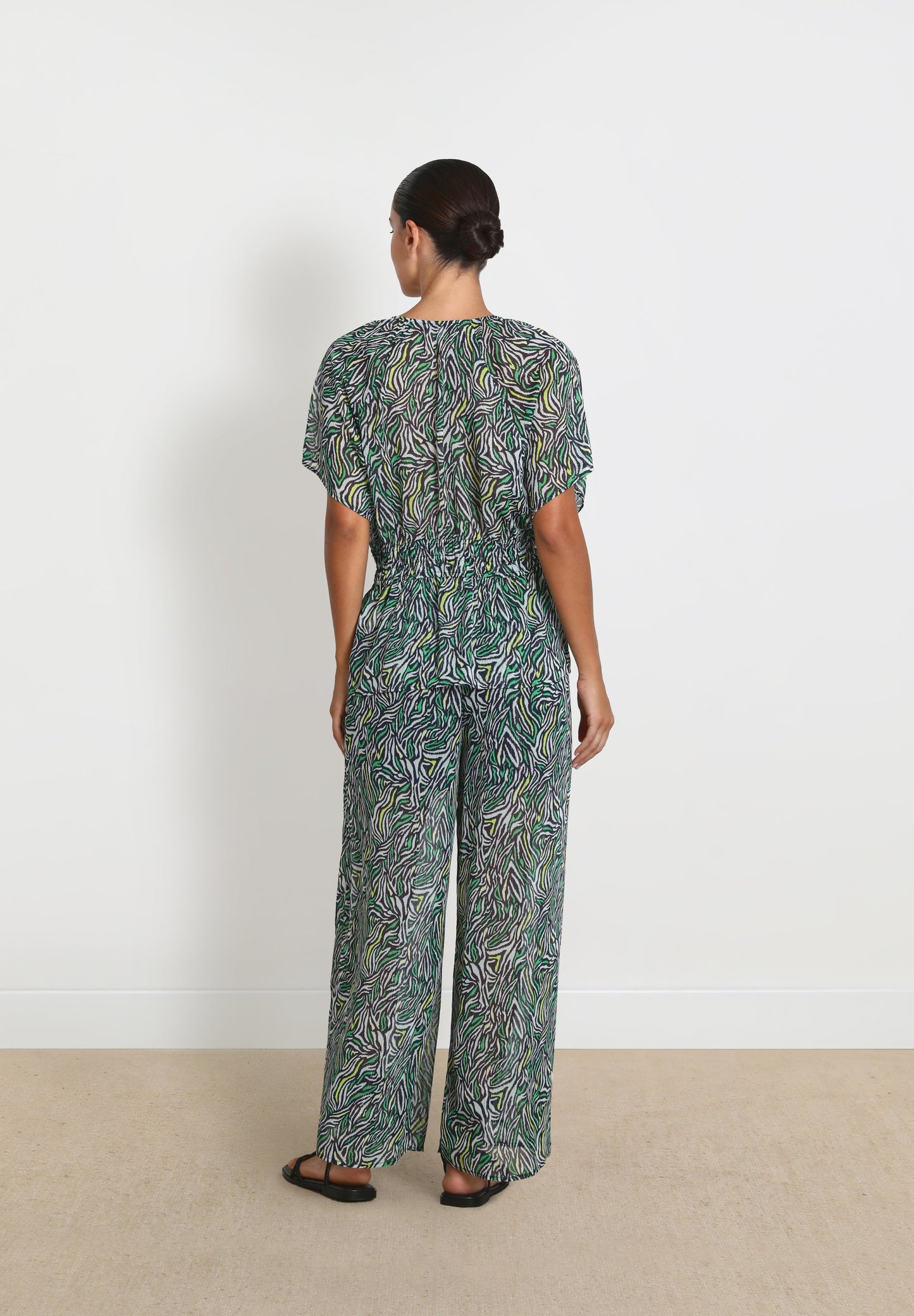 CALÇAS CULOTTE COM ESTAMPADO ANIMAL