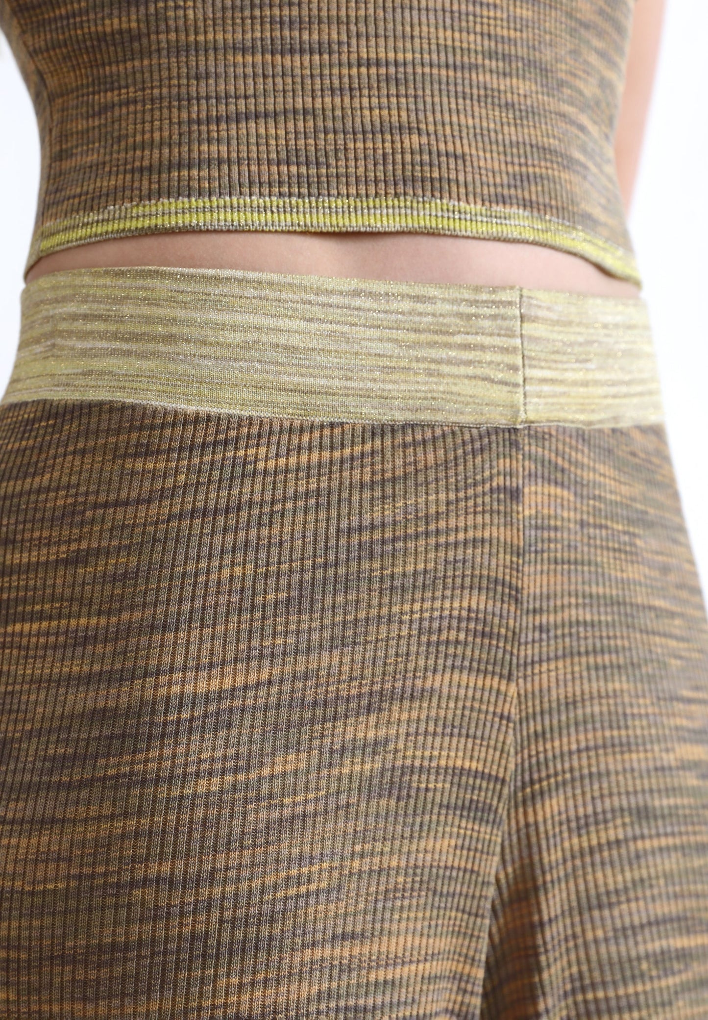 CALÇAS À BOCA DE SINO DE MALHA