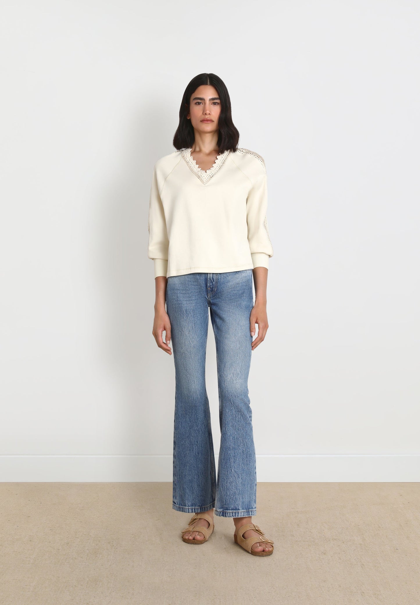 JEANS À BOCA DE SINO LAVADAS