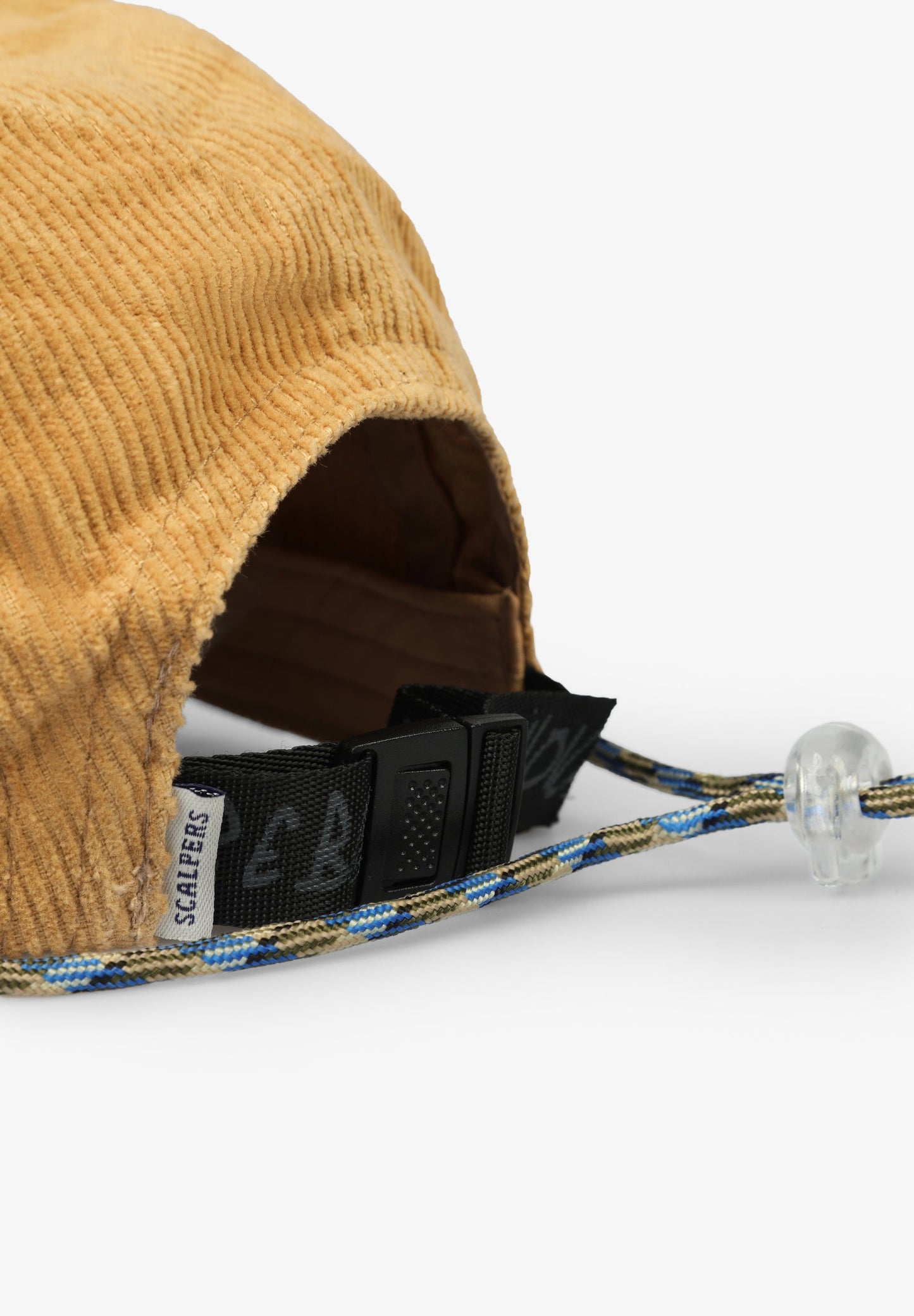 BONÉ CINCO PAINÉIS COM ETIQUETA