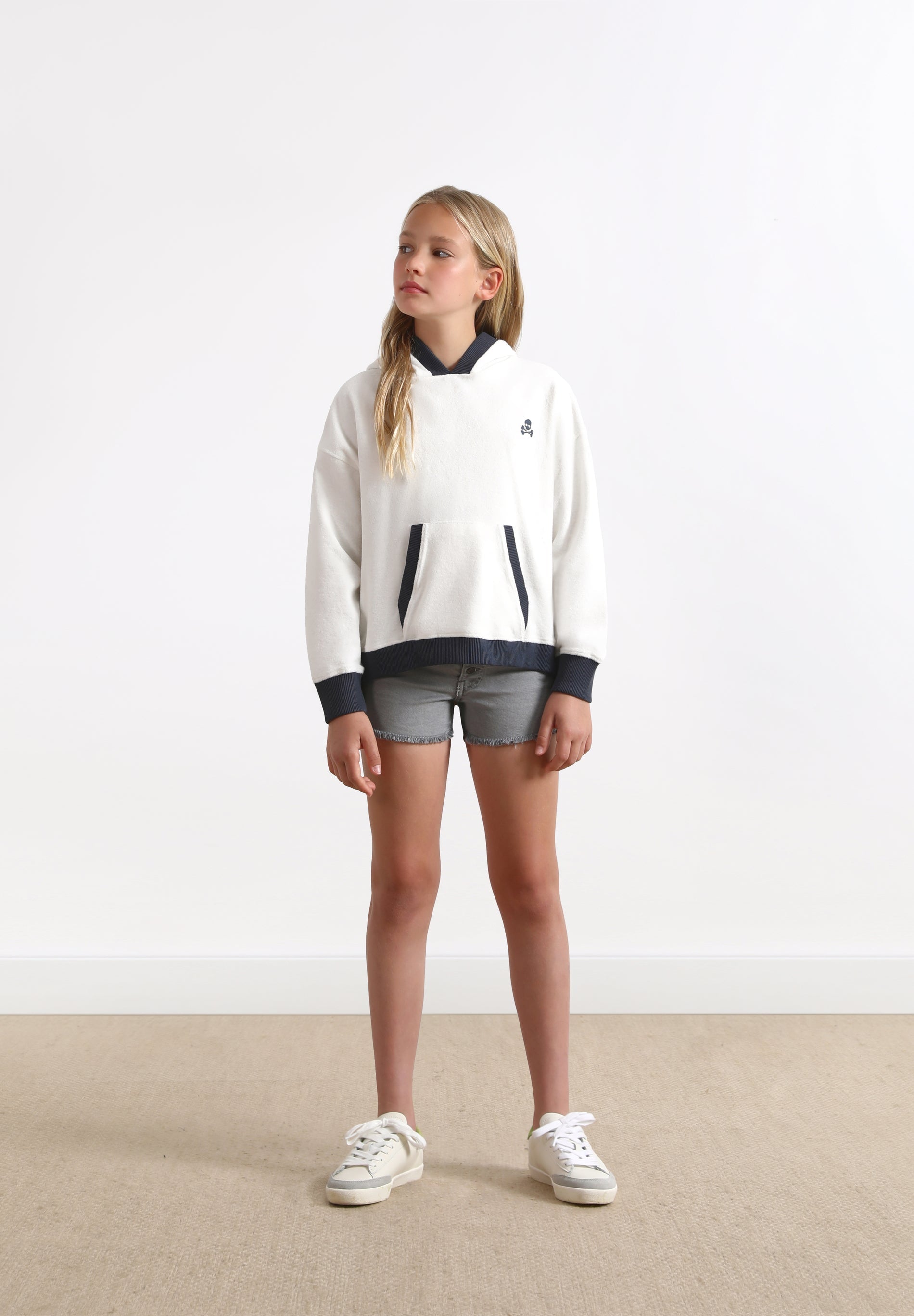 SWEATSHIRT COM CAPUZ EM CONTRASTE