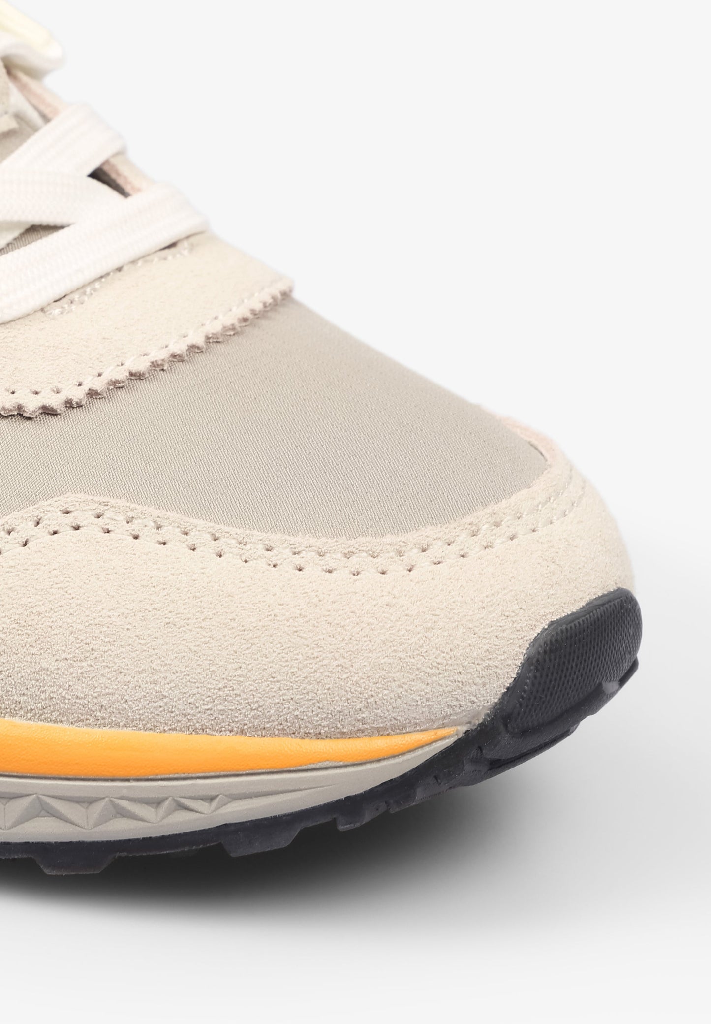 SAPATILHAS COM SKULL LATERAL