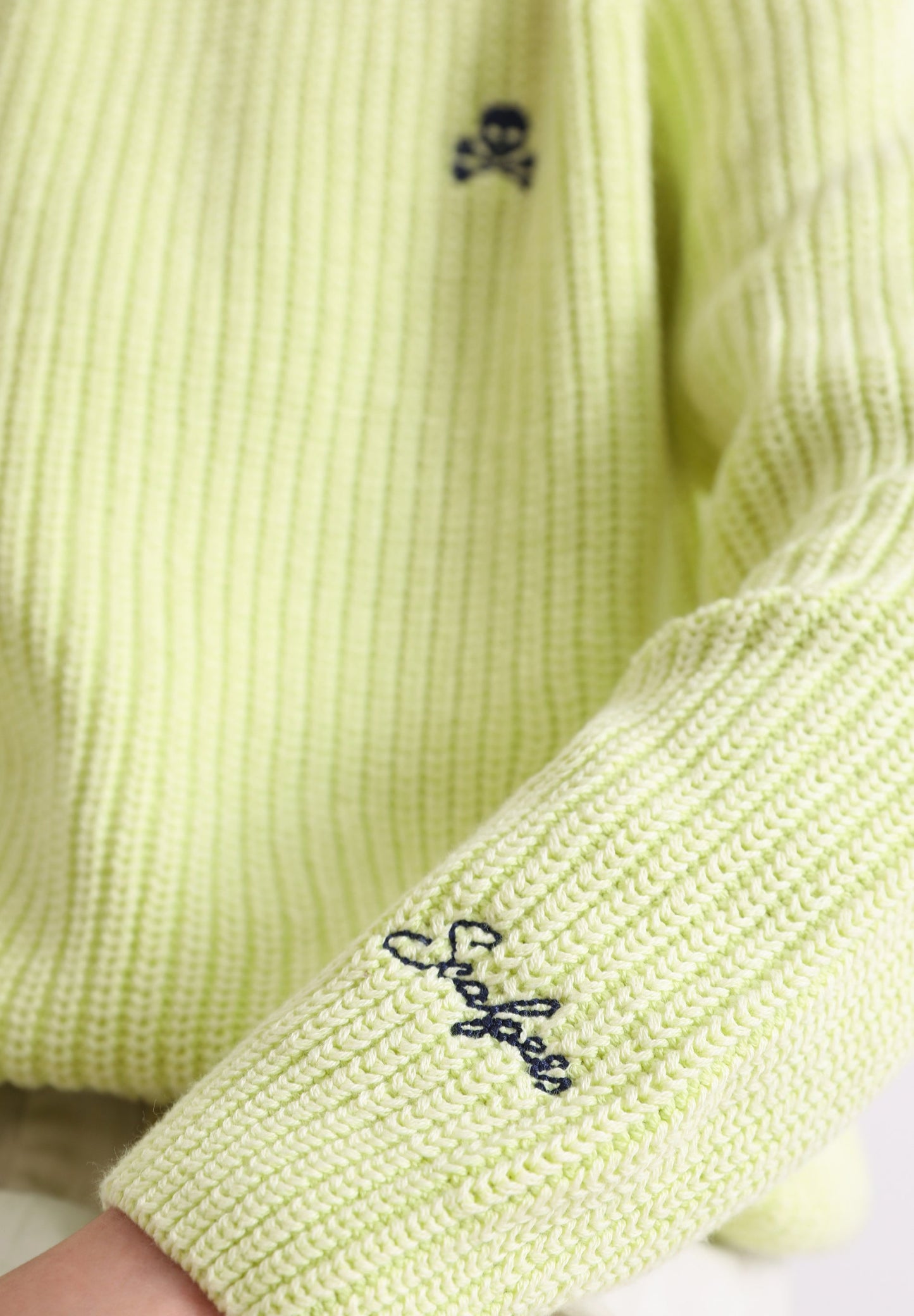 SWEATER VINTAGE COM LOGO