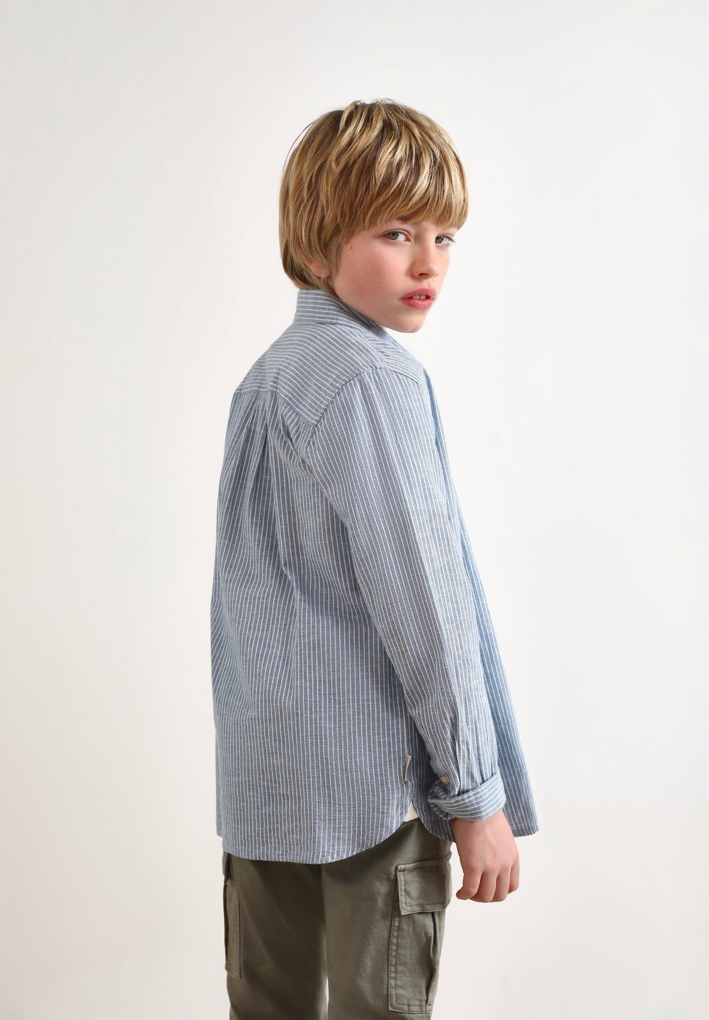 CAMISA ÀS RISCAS DENIM