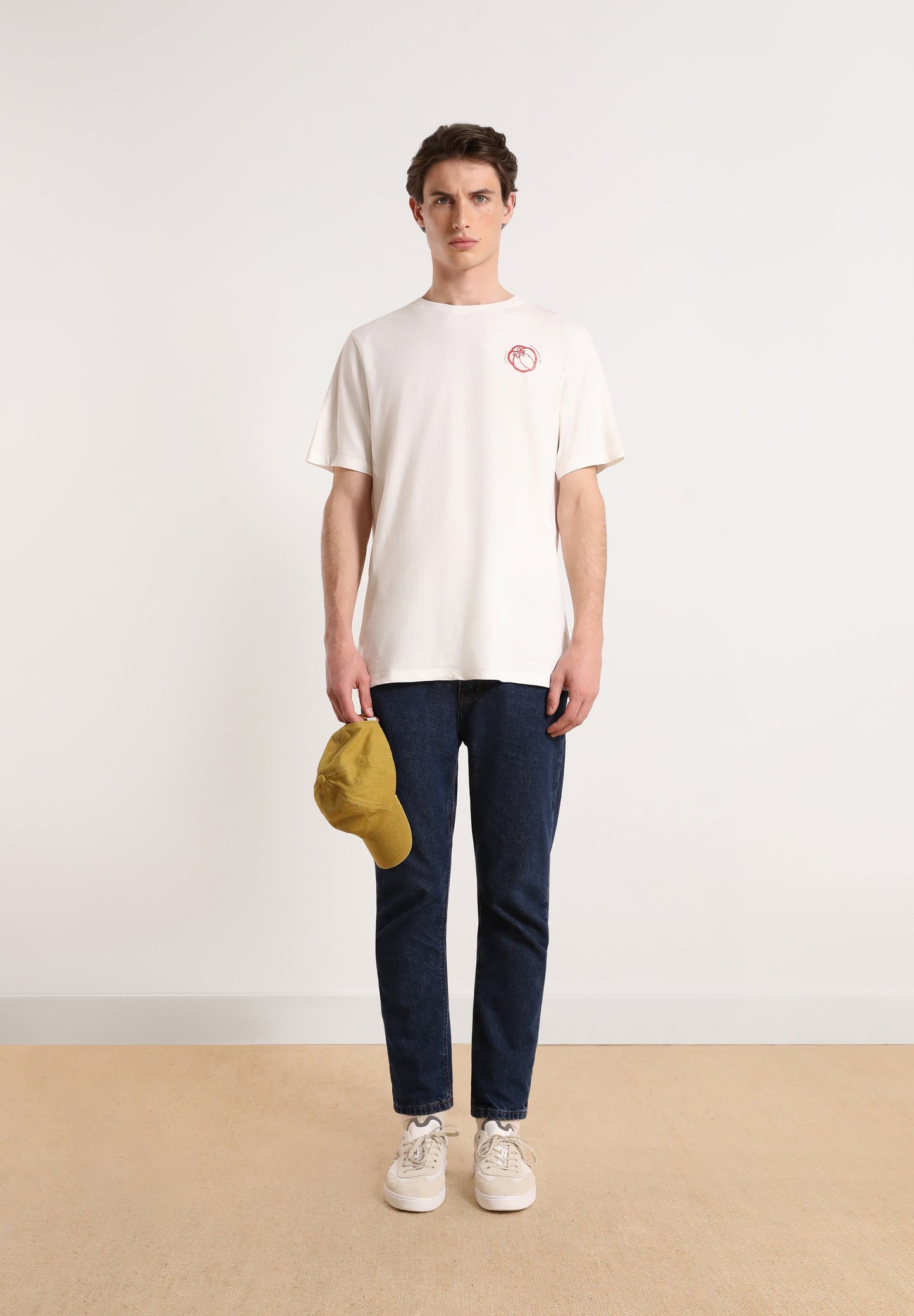 T-SHIRT COM PADRÃO DE POMODORO