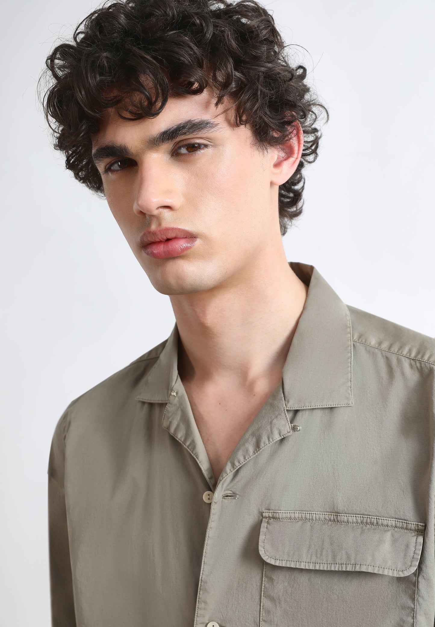 CAMISA TIPO PIJAMA COM BOLSO