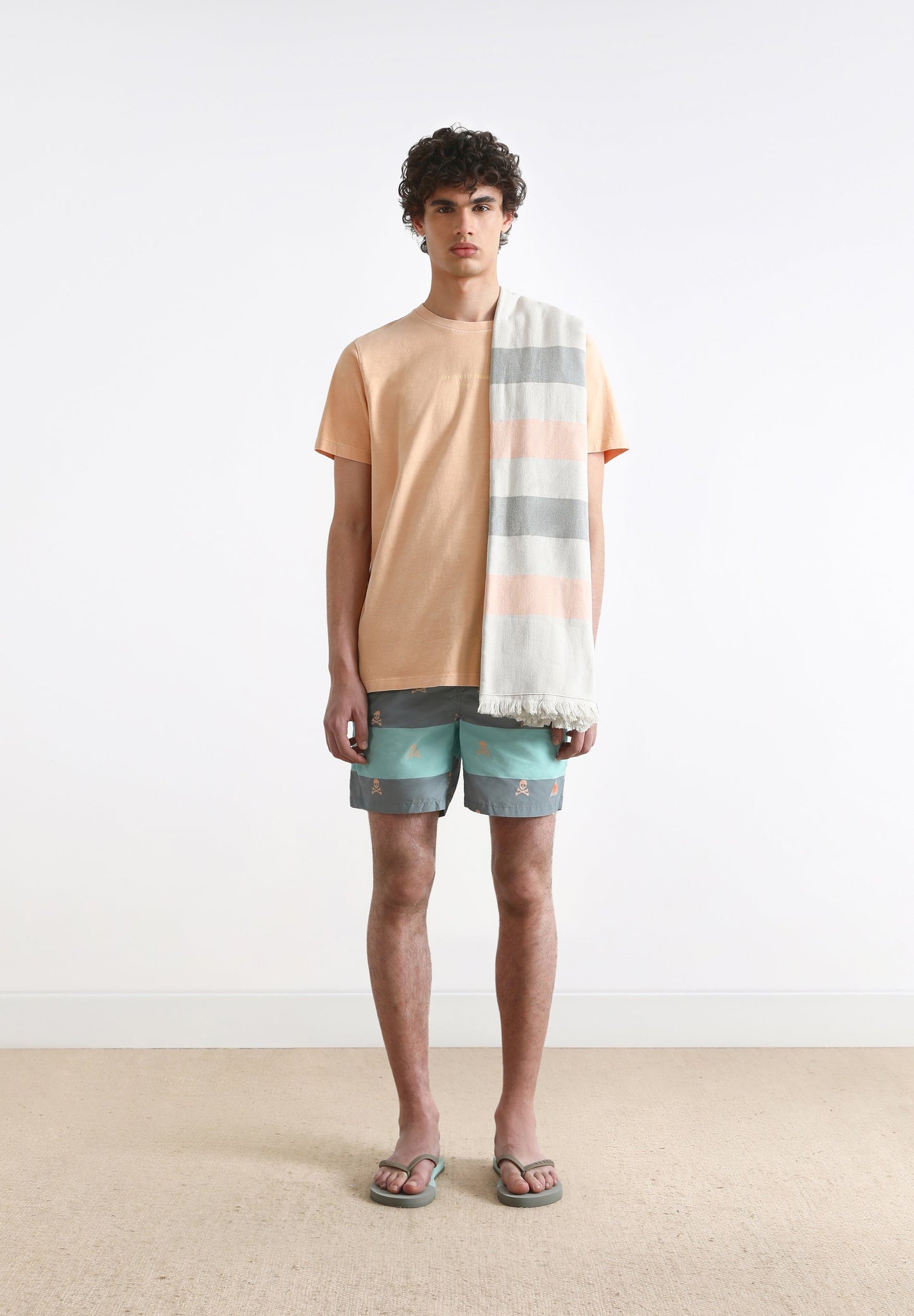 CALÇÕES DE BANHO RISCAS E SKULLS