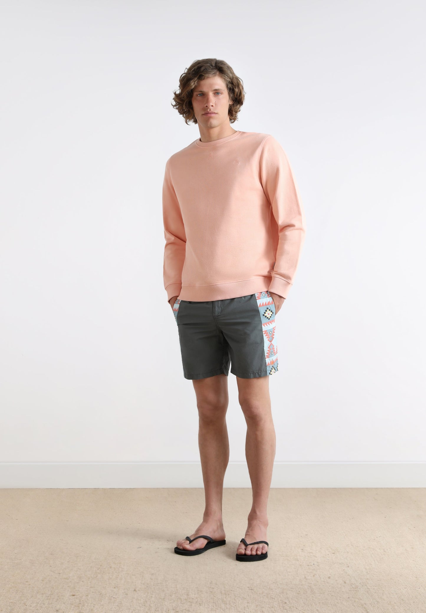 CALÇÕES DE BANHO COM PADRÃO ÉTNICO LATERAL