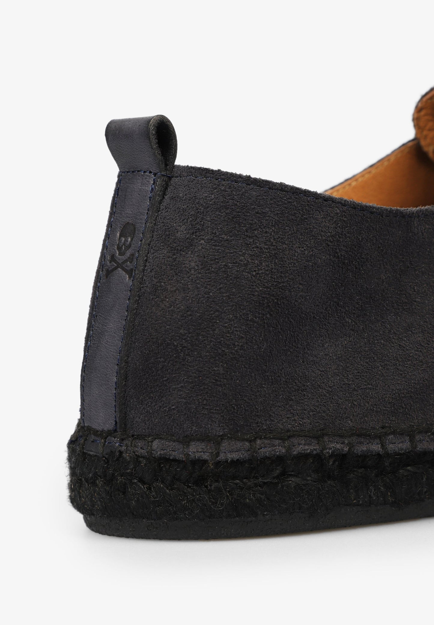 ALPERGATAS COM CORDÕES EM CROUTE