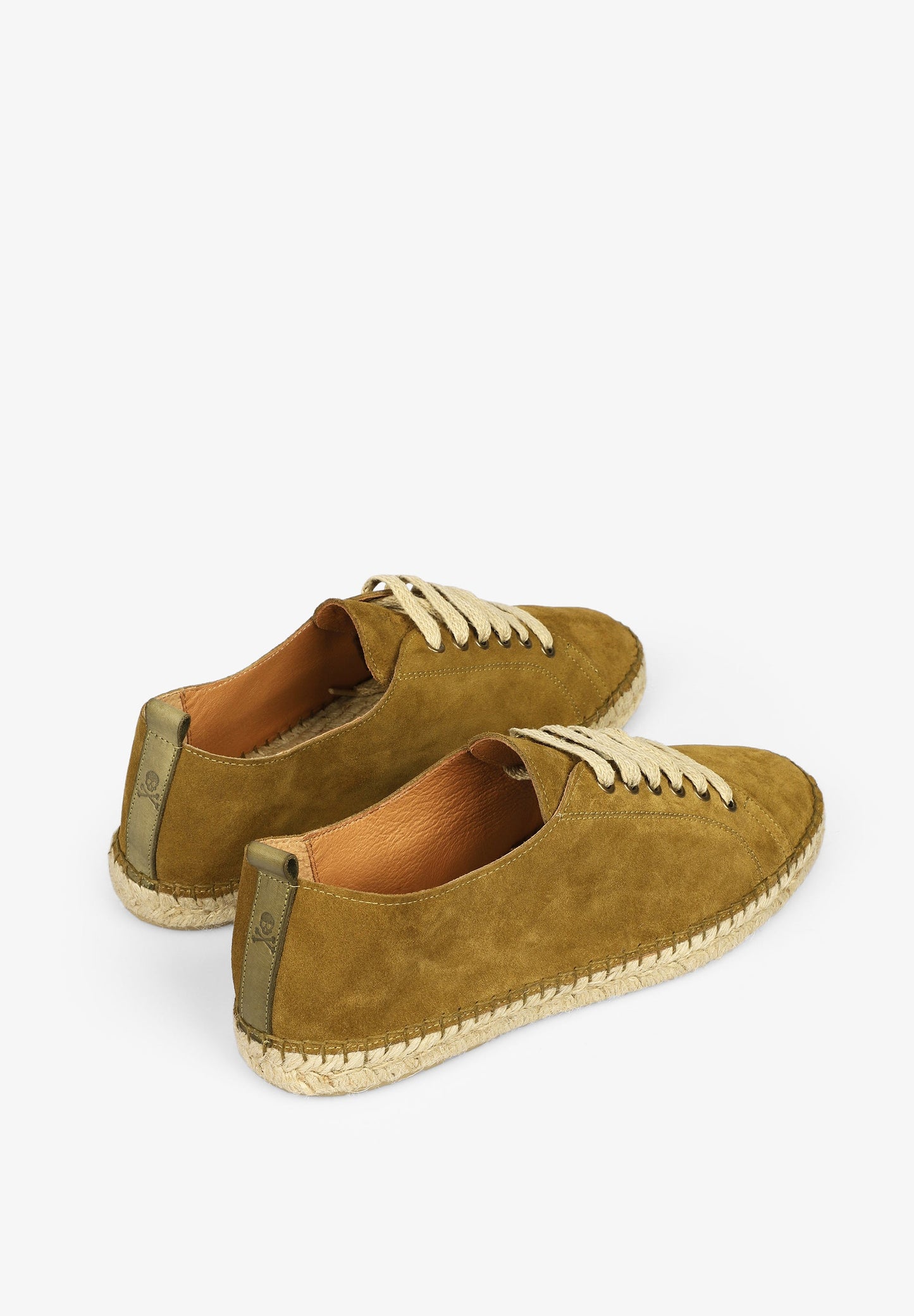 ALPERGATAS COM CORDÕES EM CROUTE