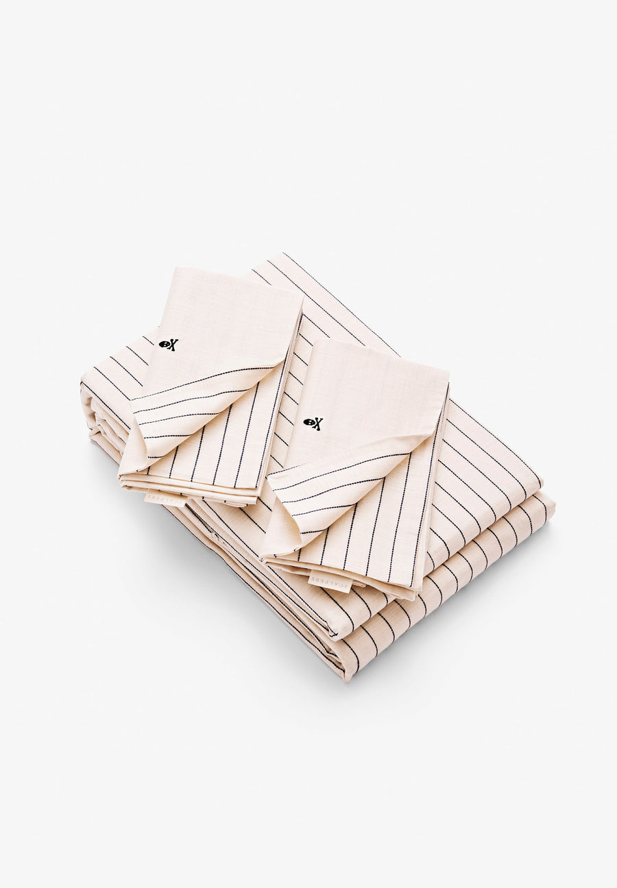 CONJUNTO DE CAPA DE EDREDÃO E ALMOFADAS ÀS RISCAS 180 CM