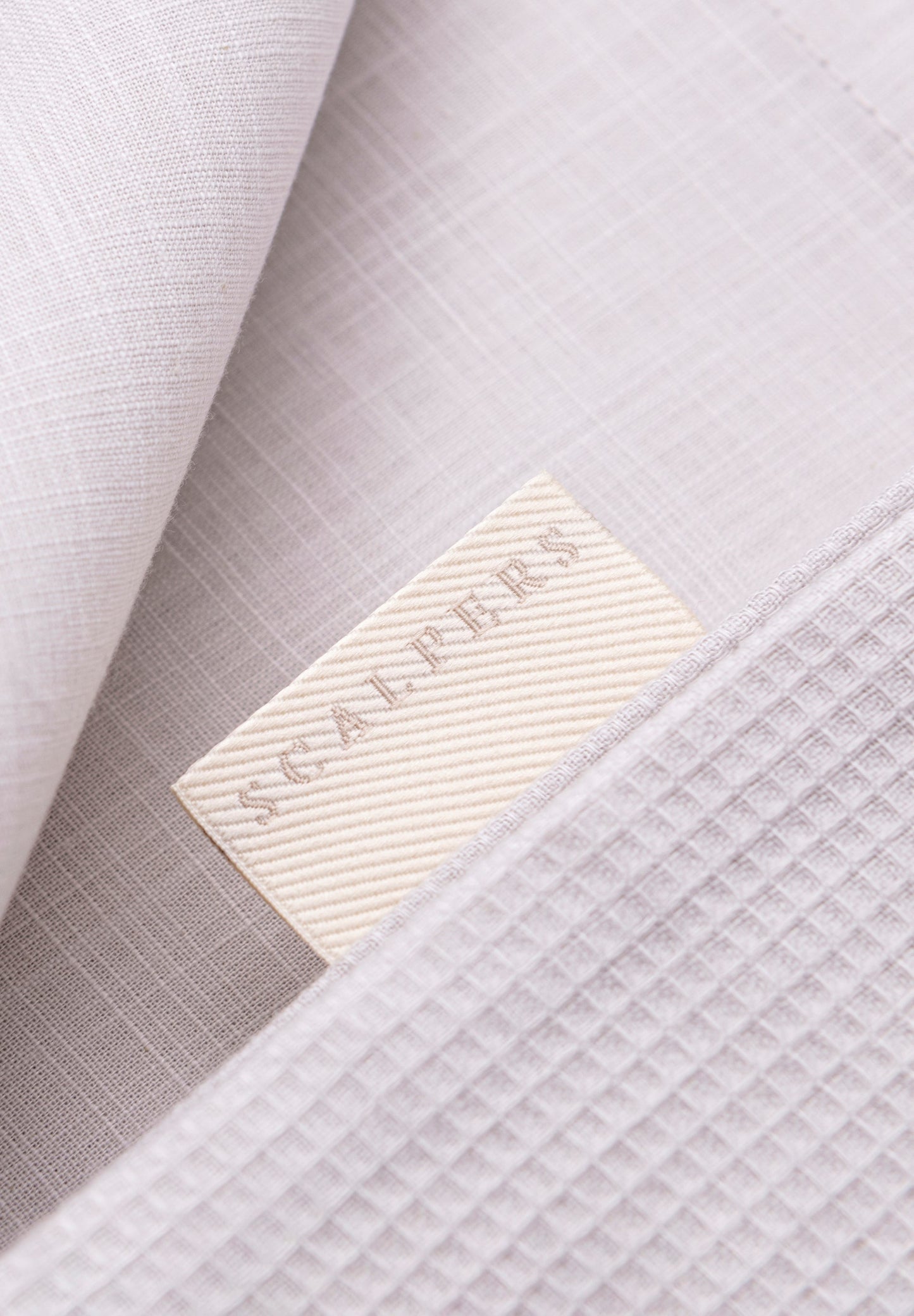 CAMA 180 CM | CAPA DE EDREDÃO E ALMOFADAS EFEITO WAFFLE