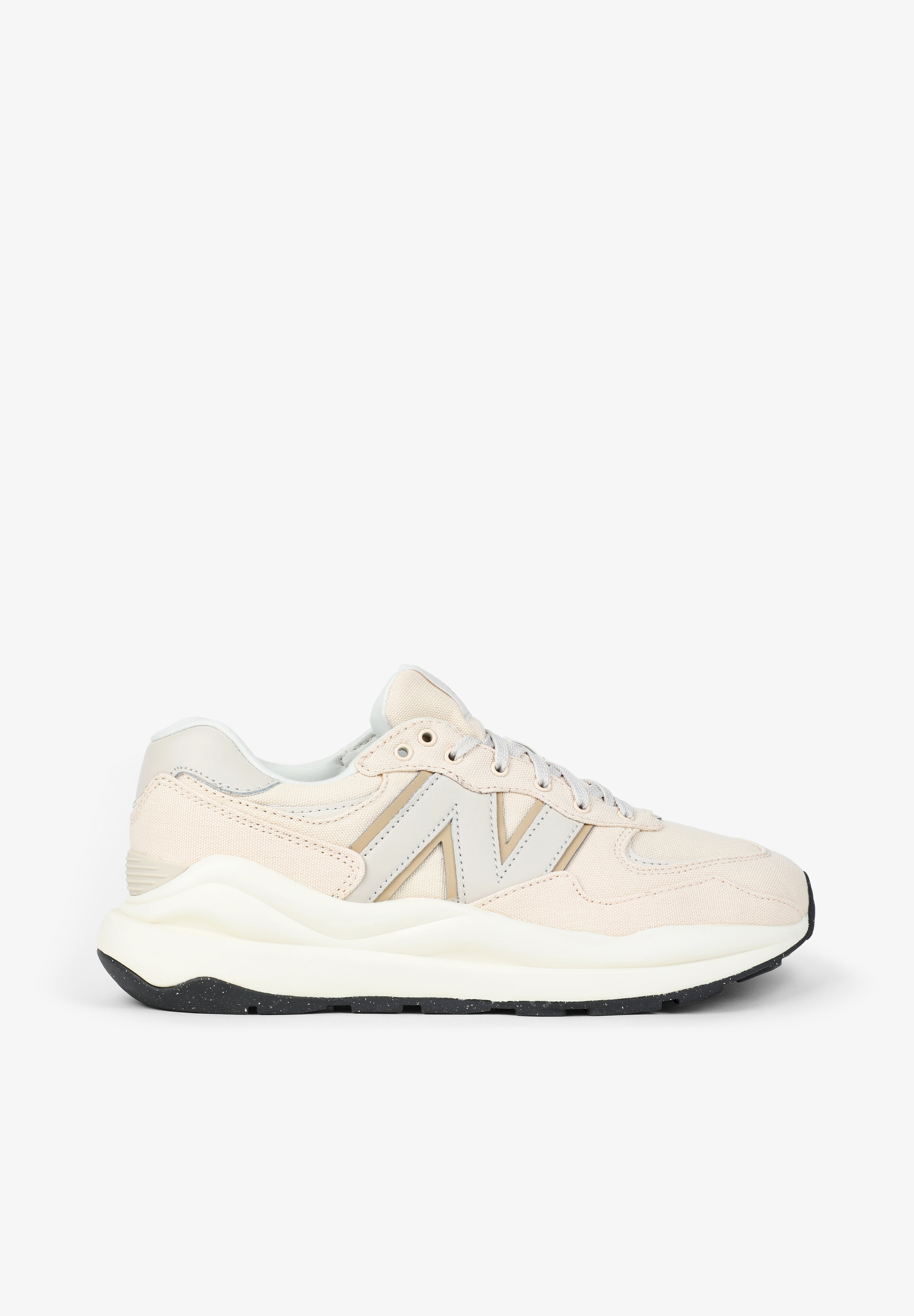 NEW BALANCE | SNEAKERS 57/40 MUJER