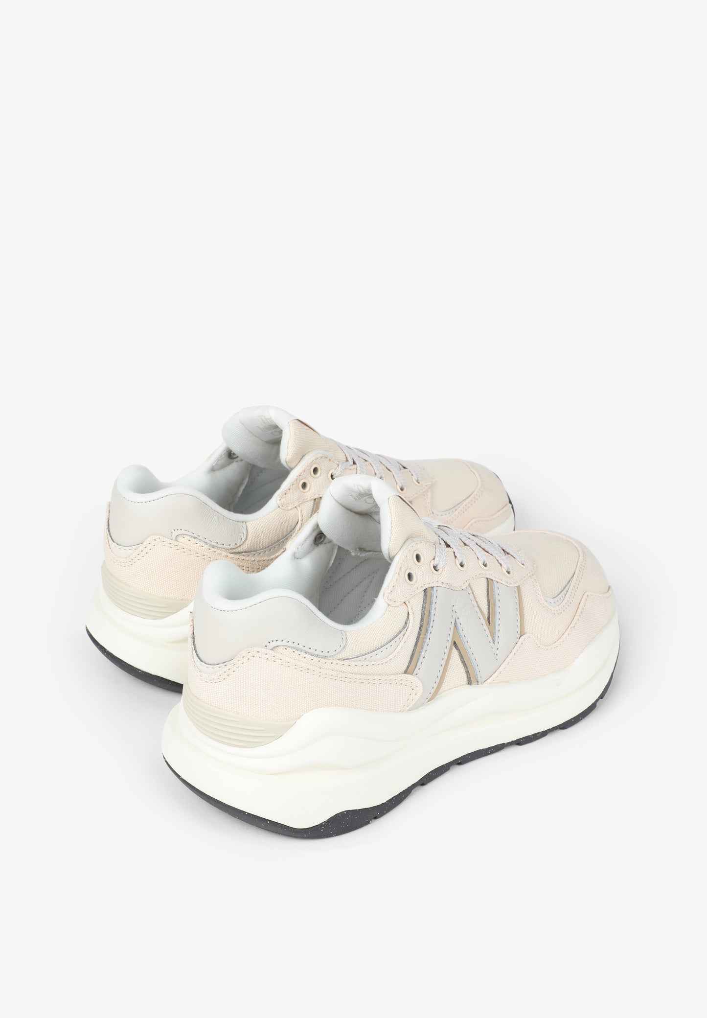 NEW BALANCE | SNEAKERS 57/40 MUJER