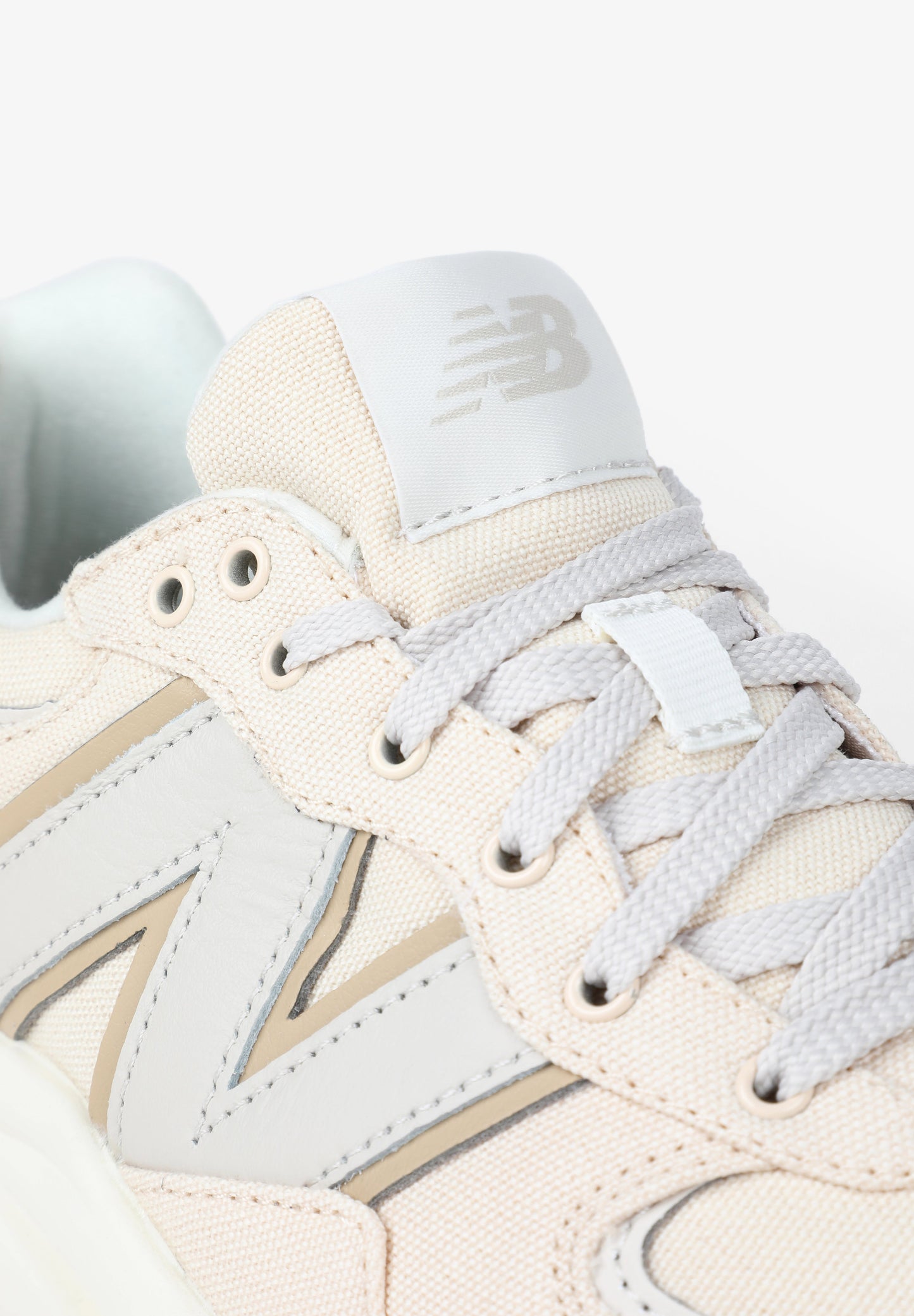NEW BALANCE | SNEAKERS 57/40 MUJER