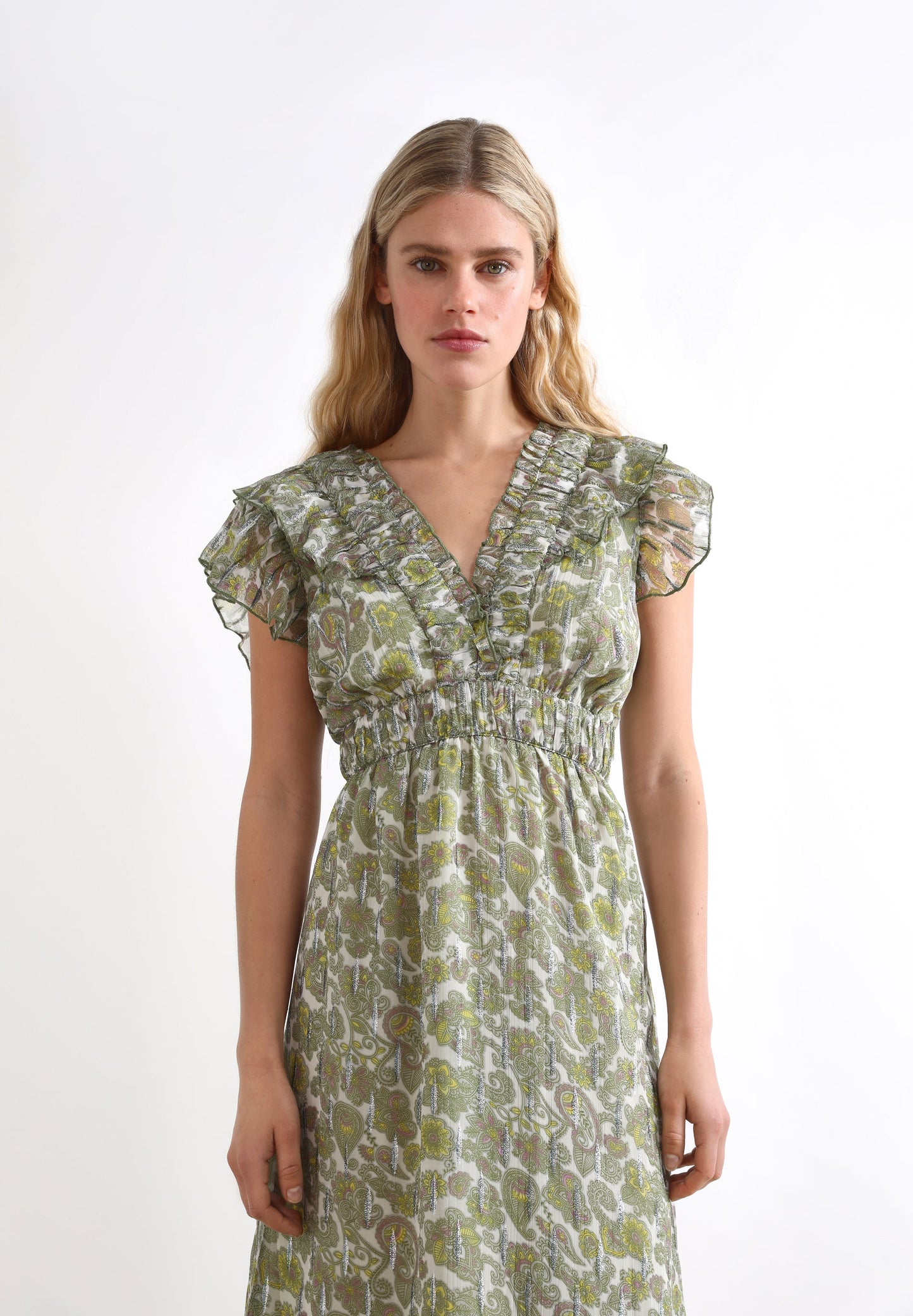 VESTIDO COM PADRÃO PAISLEY