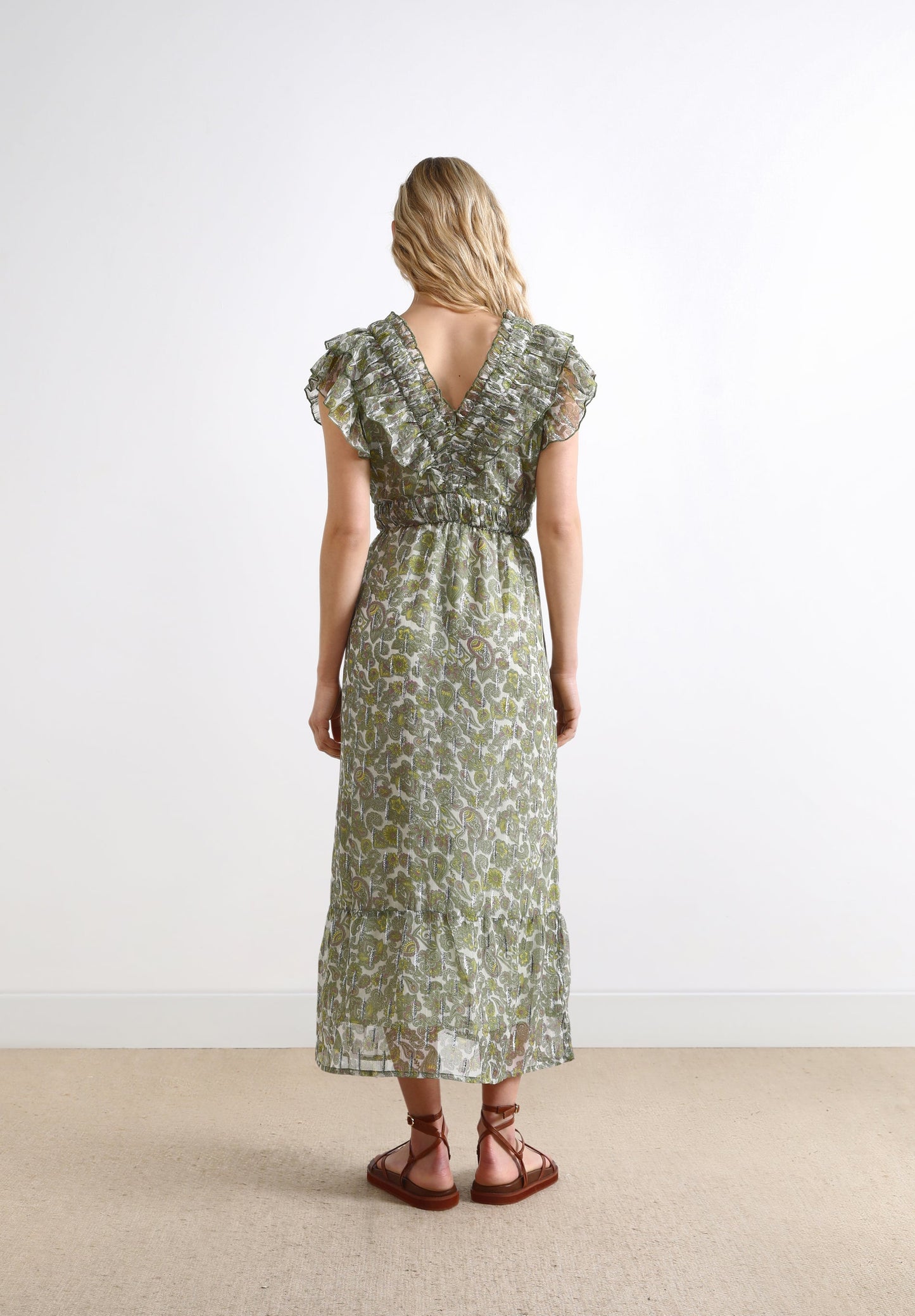 VESTIDO COM PADRÃO PAISLEY