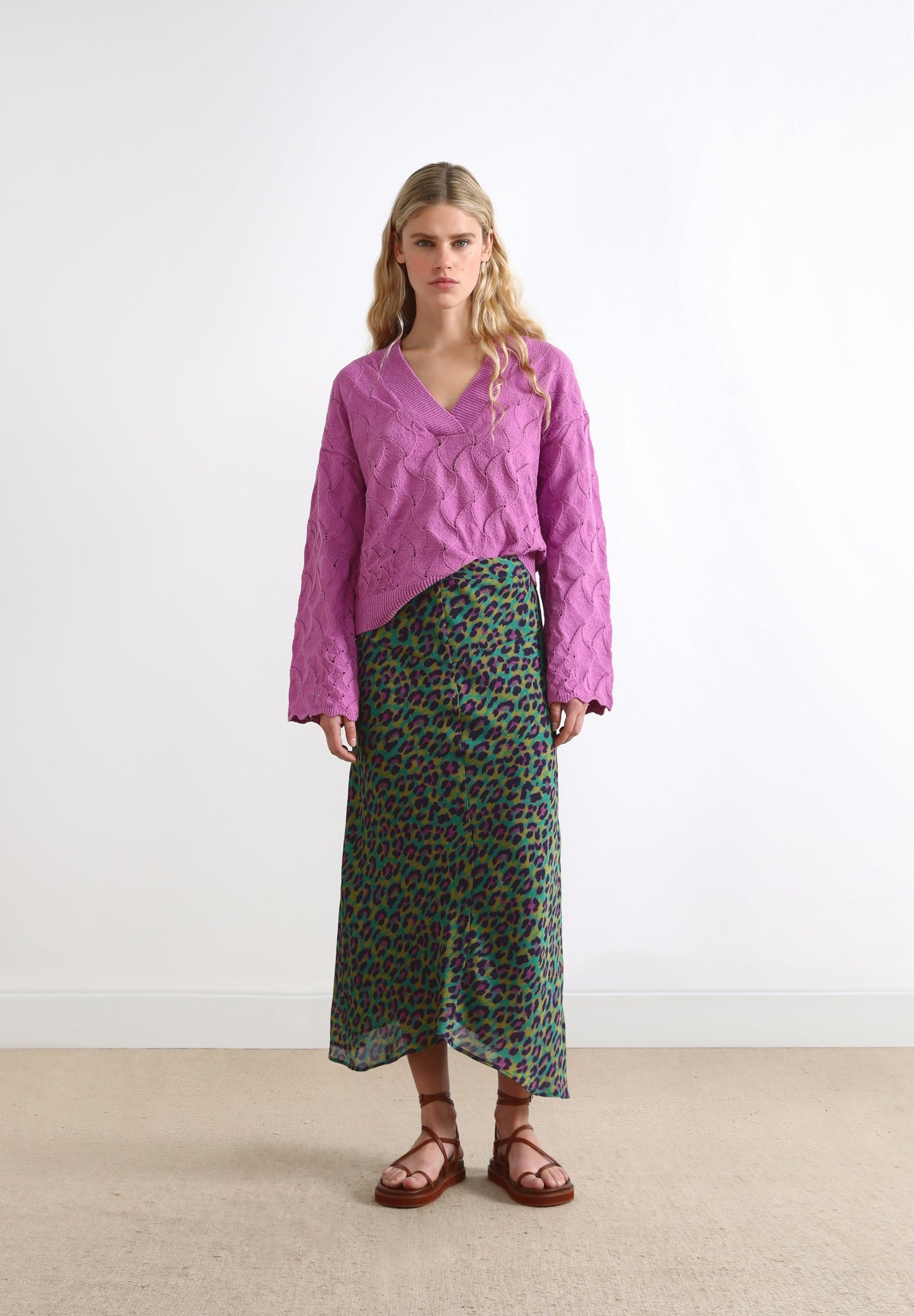 SAIA COM ESTAMPADO ANIMAL