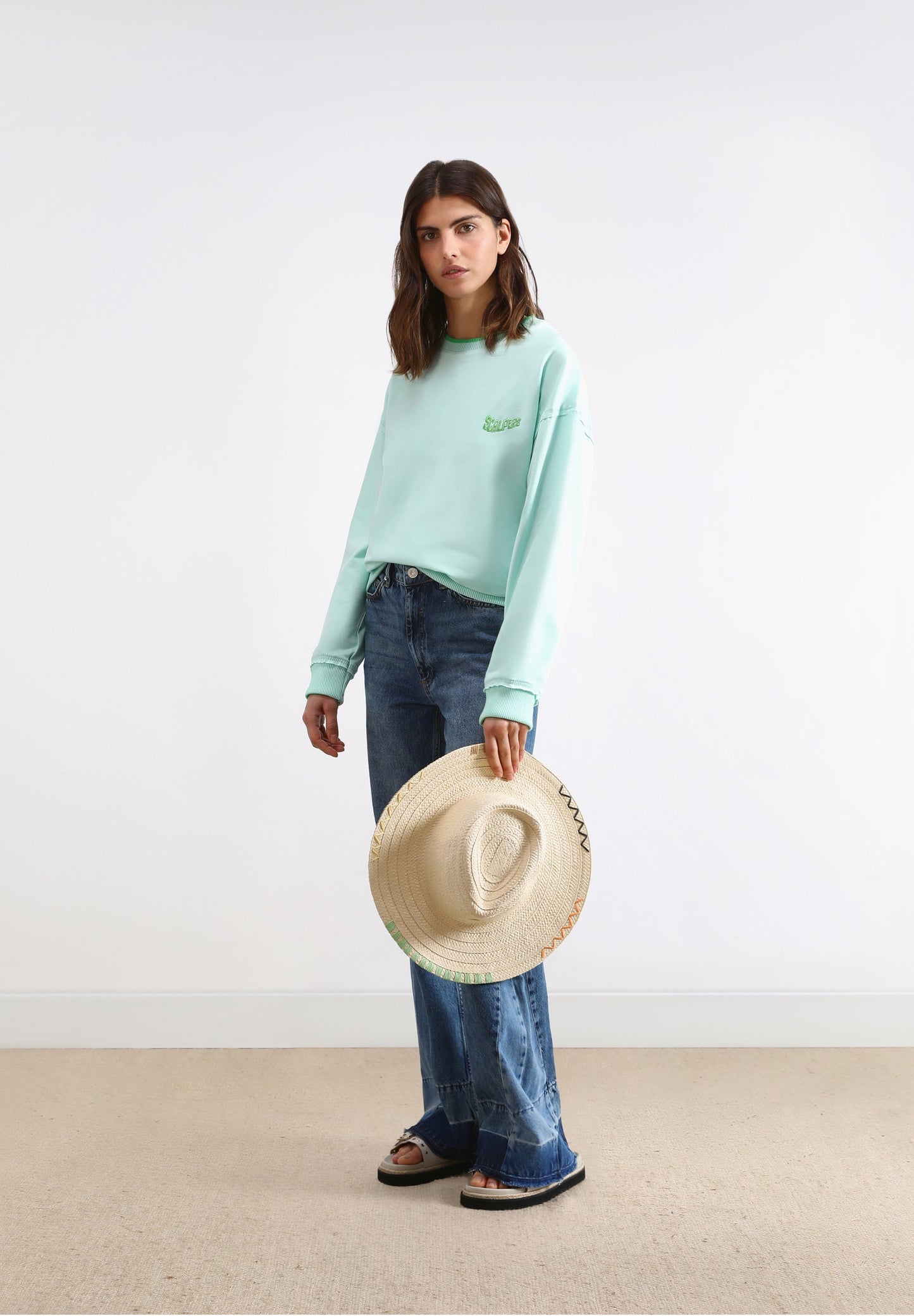 SWEATSHIRT PORMENOR NO DECOTE