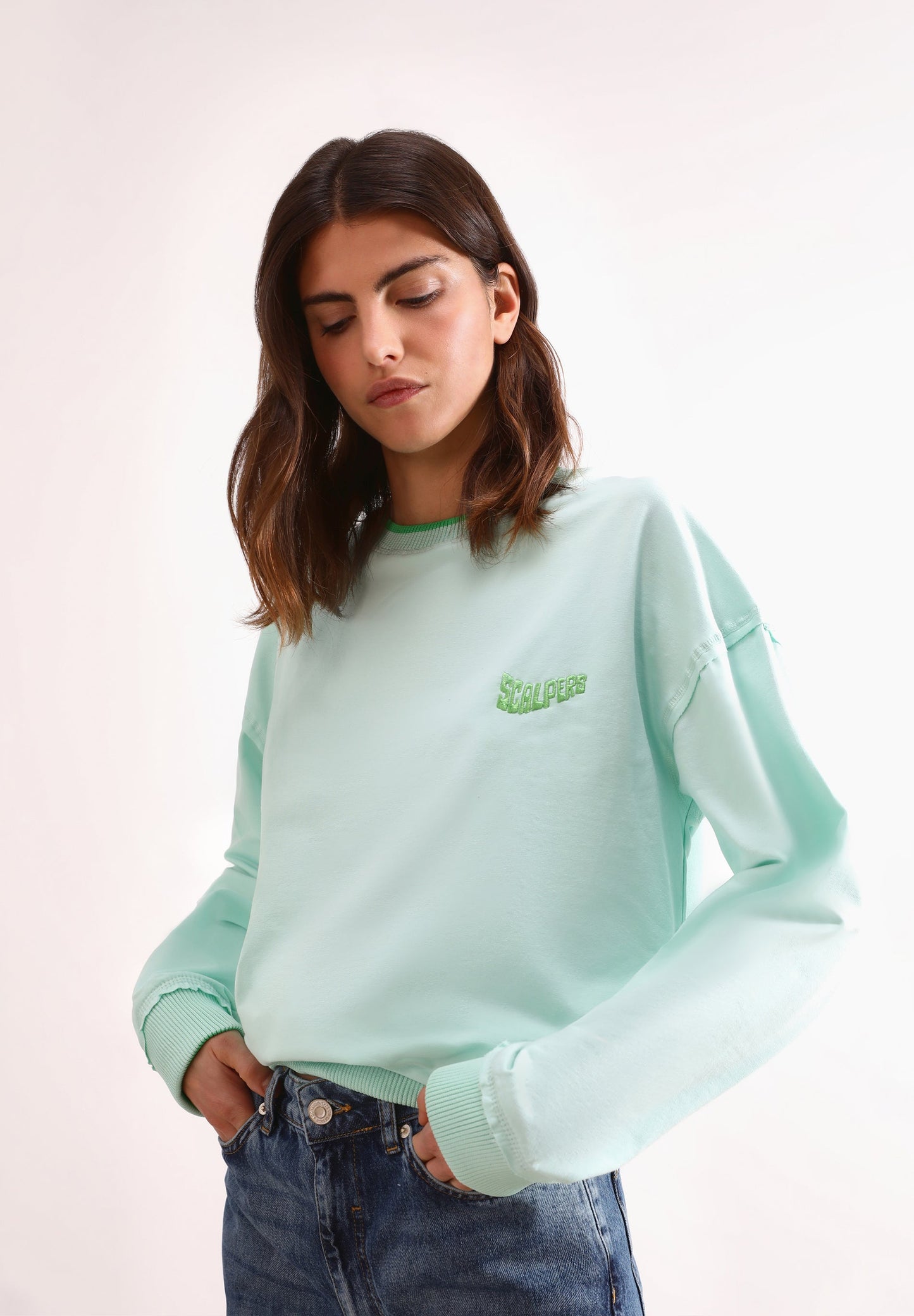 SWEATSHIRT PORMENOR NO DECOTE