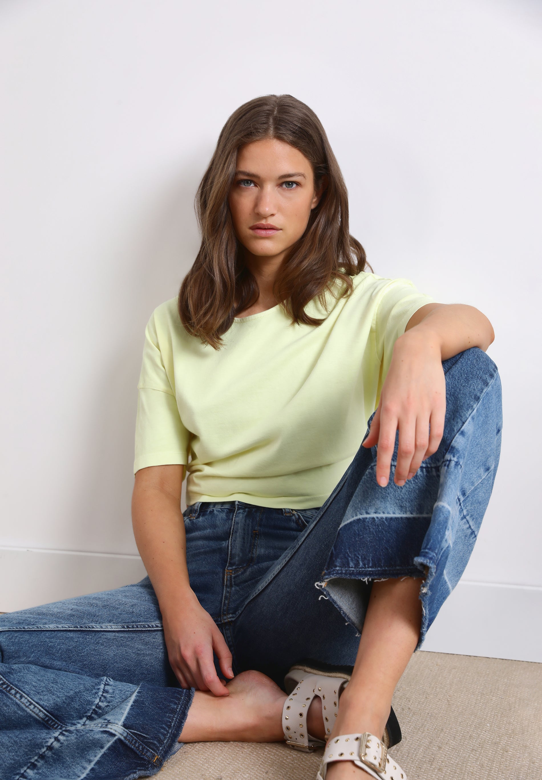 T-SHIRT COM LAÇO ATRÁS