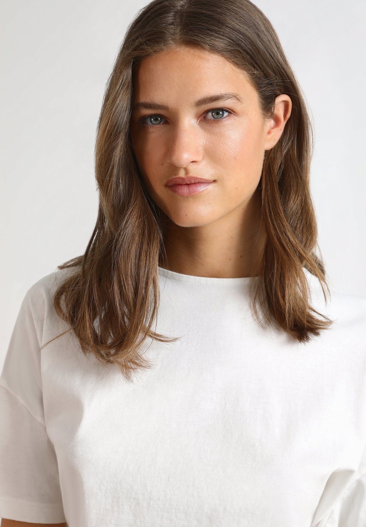 T-SHIRT COM LAÇO ATRÁS