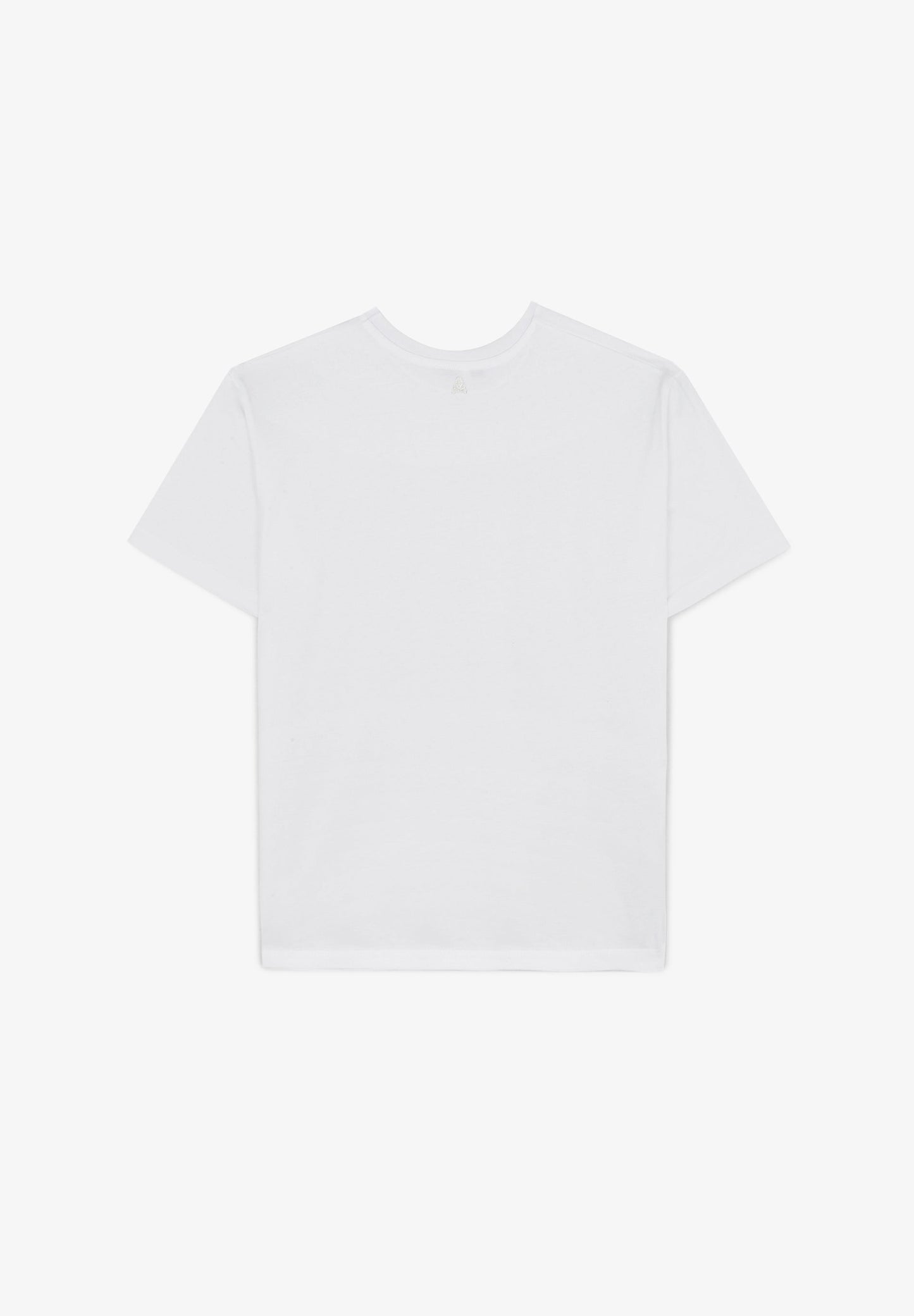 T-SHIRT COM ABERTURA CORAÇÃO