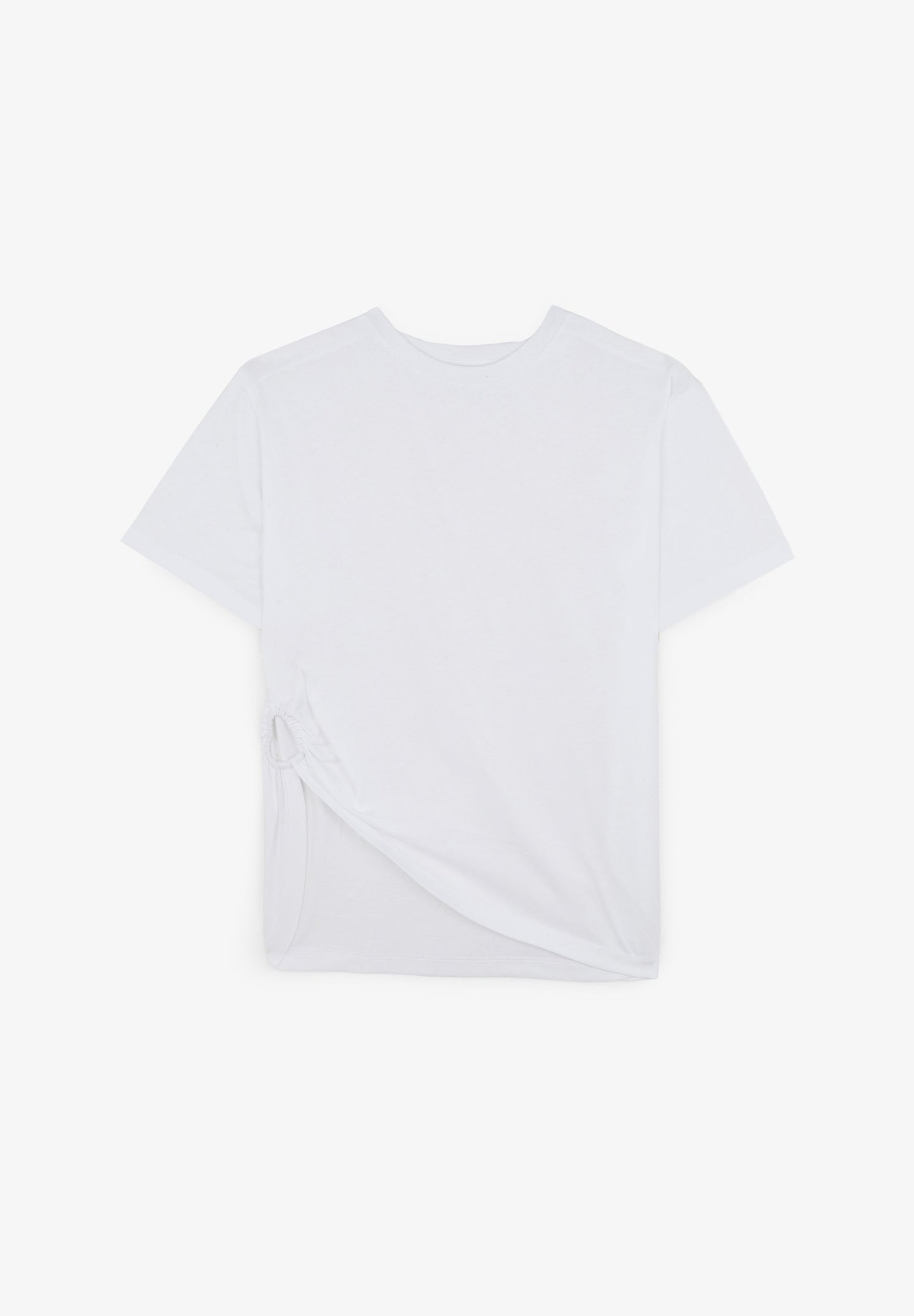 T-SHIRT COM ABERTURA CORAÇÃO