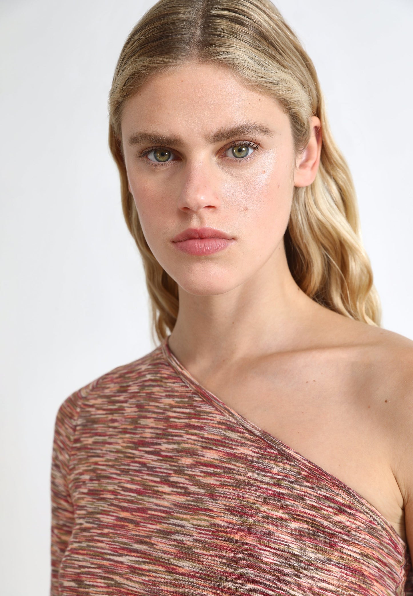 TOP DE MALHA ASSIMÉTRICO