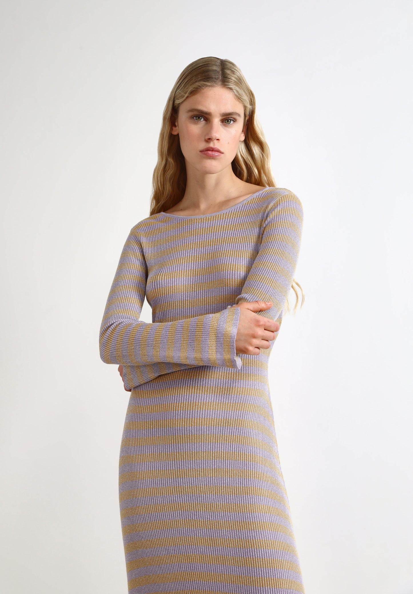 VESTIDO DE NÓ COM FIO METALIZADO