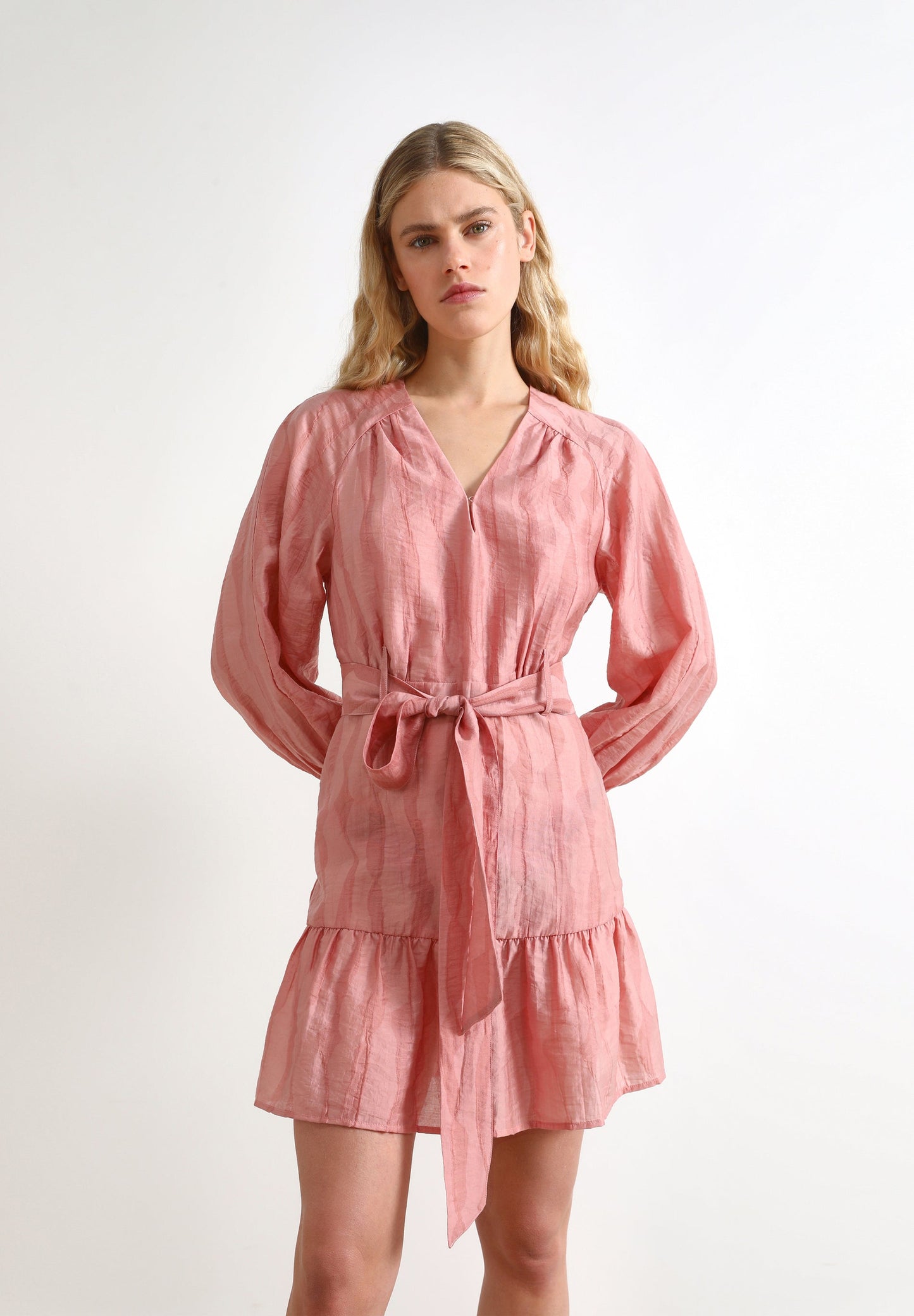 VESTIDO EM JACQUARD COM VOLUME