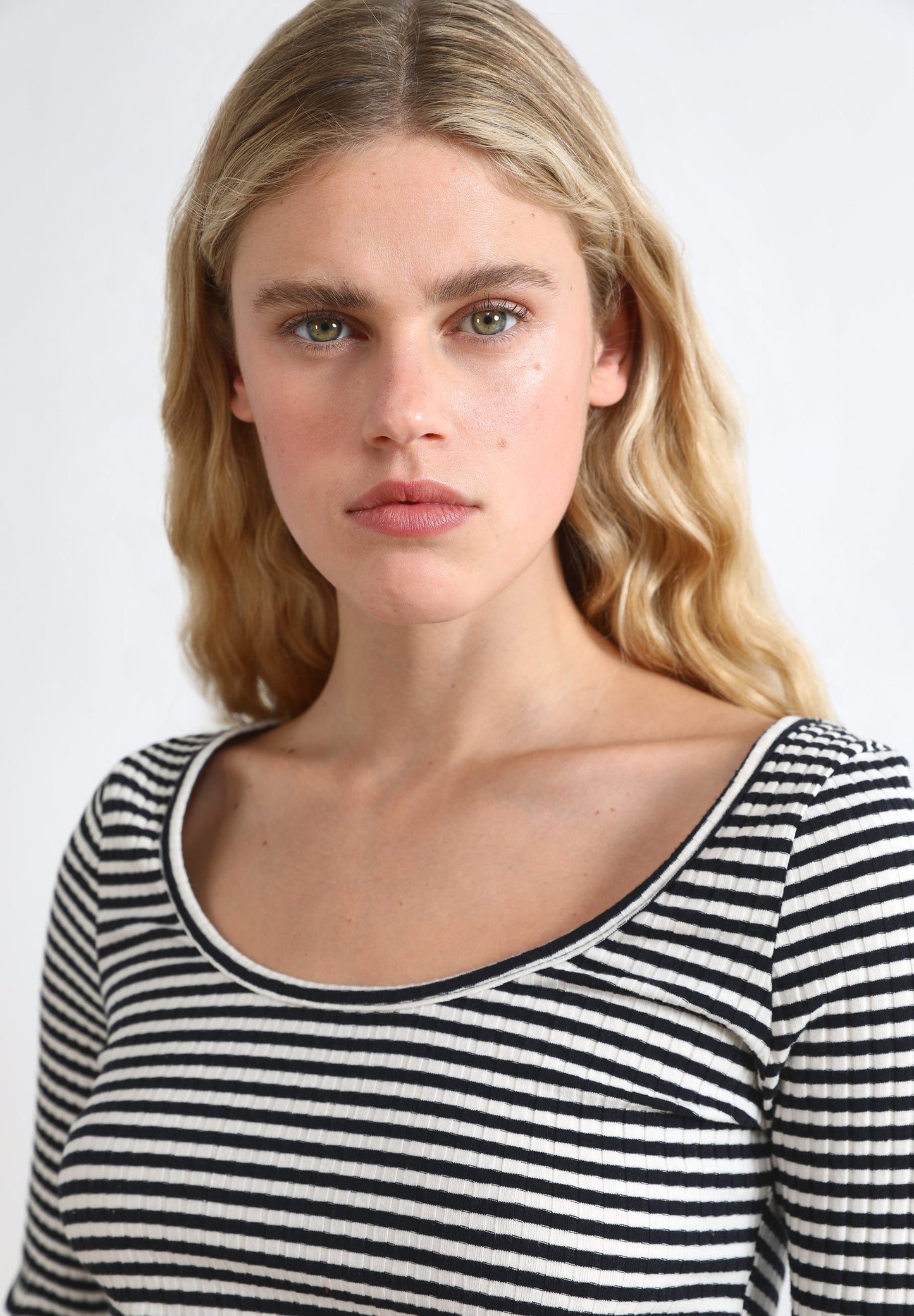 T-SHIRT ÀS RISCAS BICOLOR