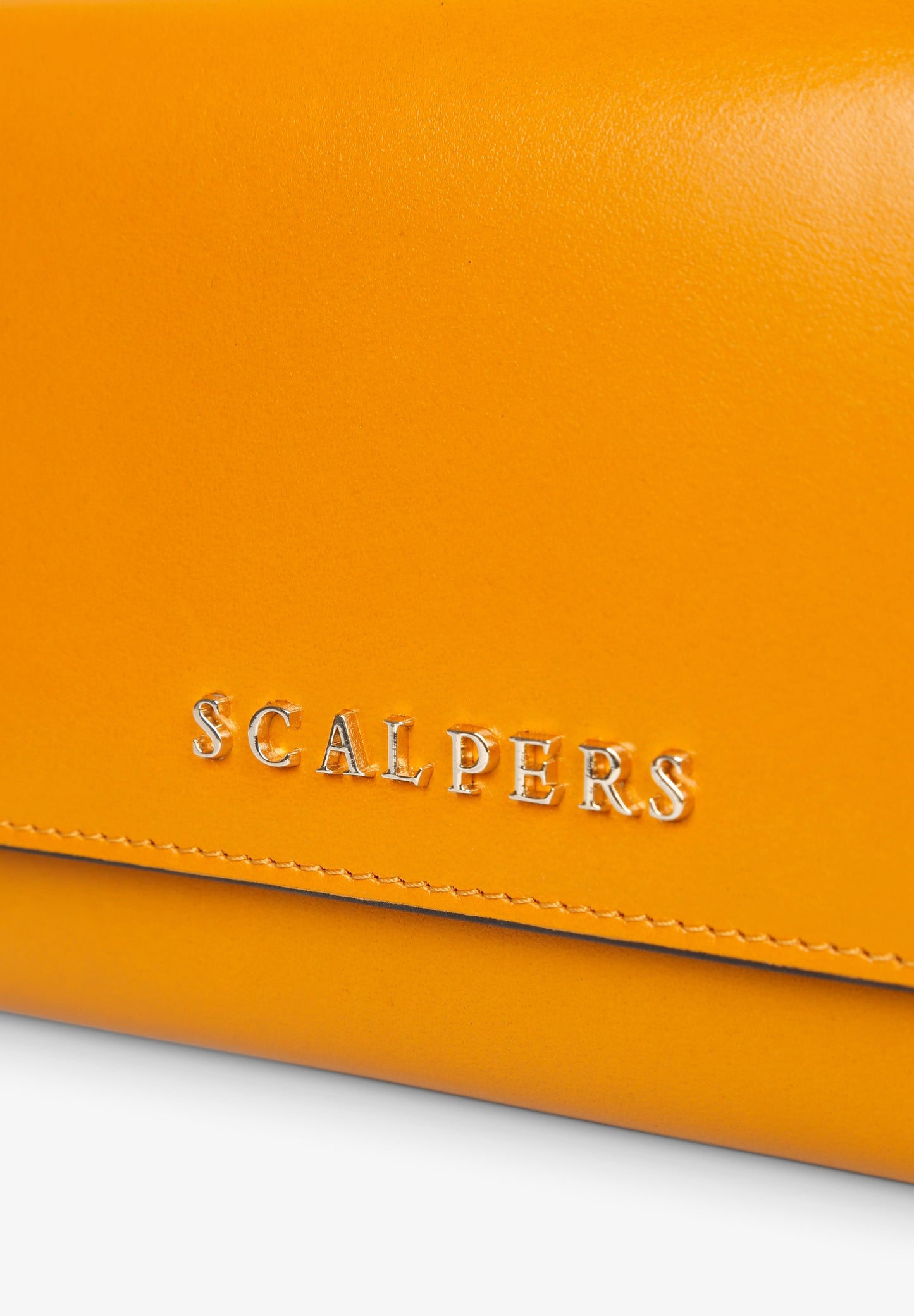 BOLSA CLUTCH EM PELE