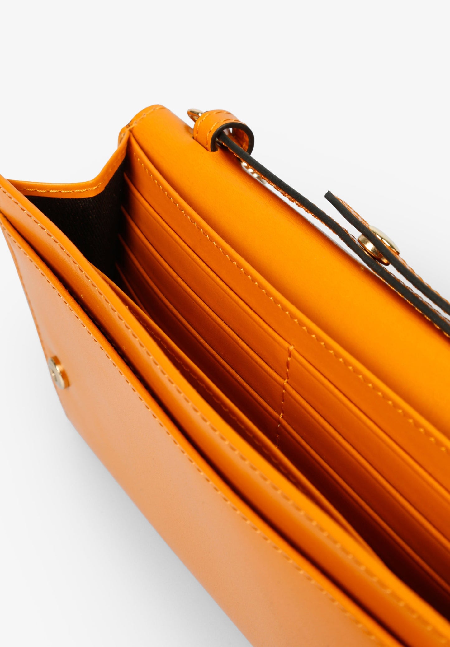 BOLSA CLUTCH EM PELE