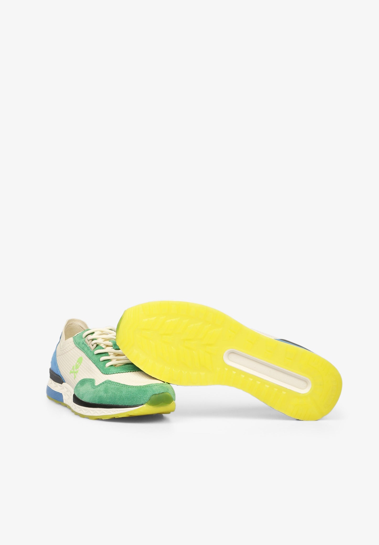 SAPATILHAS EM CAMURÇA TRICOLOR