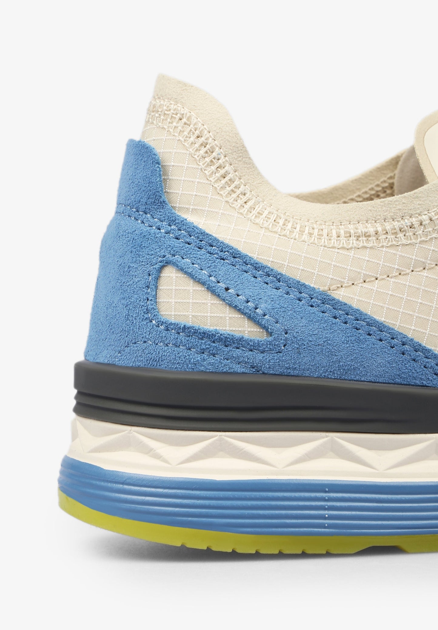 SAPATILHAS EM CAMURÇA TRICOLOR