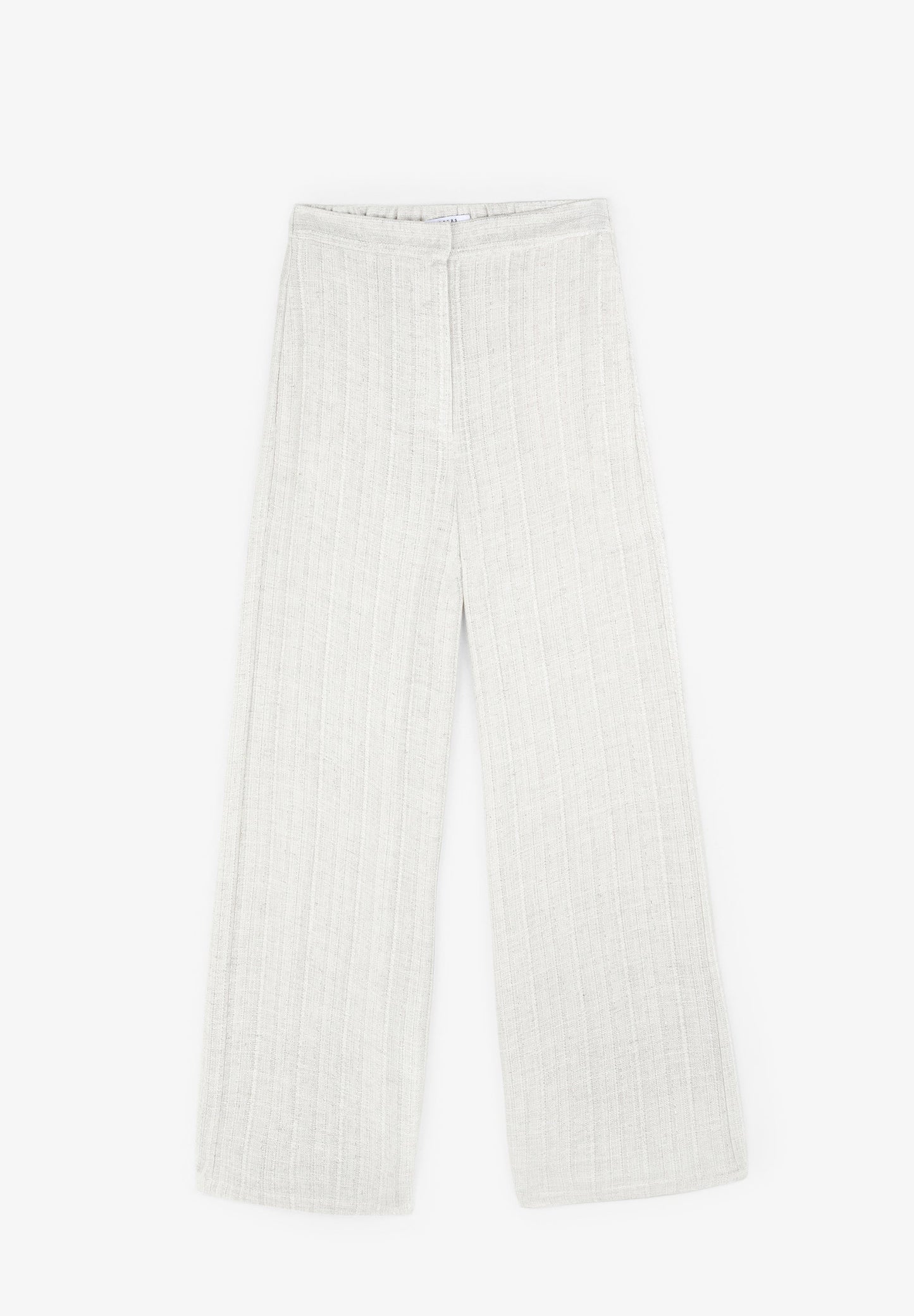 CALÇAS COM PORMENORES METALIZADOS