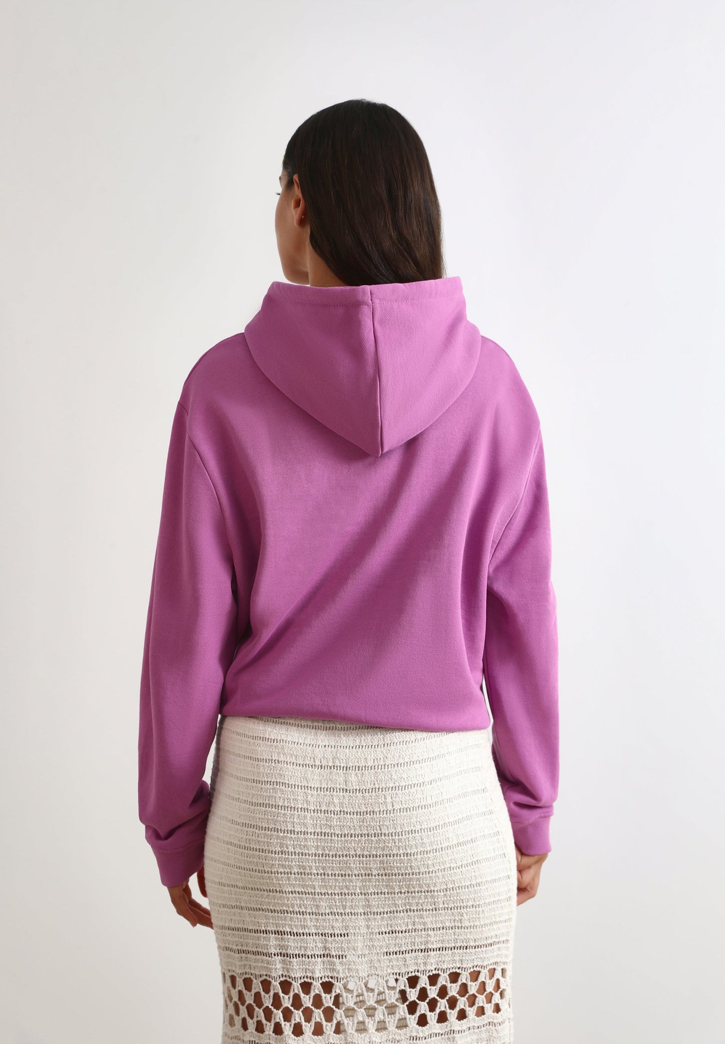 SWEATSHIRT COM BORLAS E CAPUZ