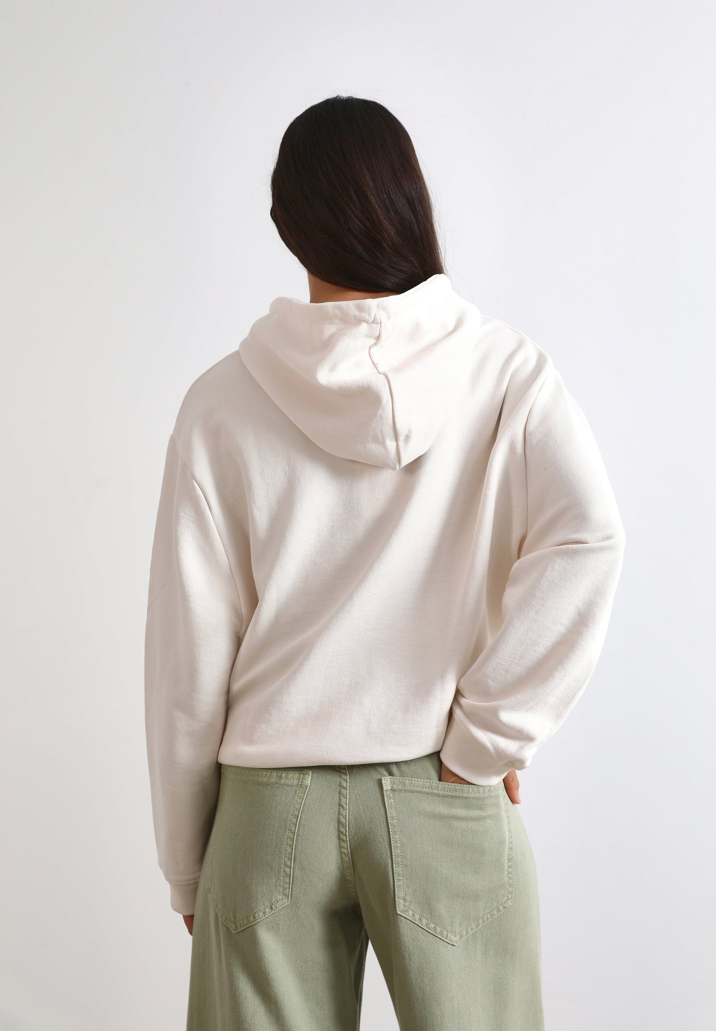 SWEATSHIRT COM BORLAS E CAPUZ