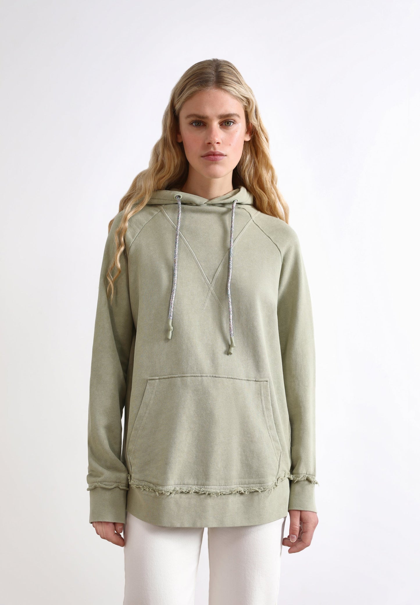 SWEATSHIRT DESBOTADA COM LOGO