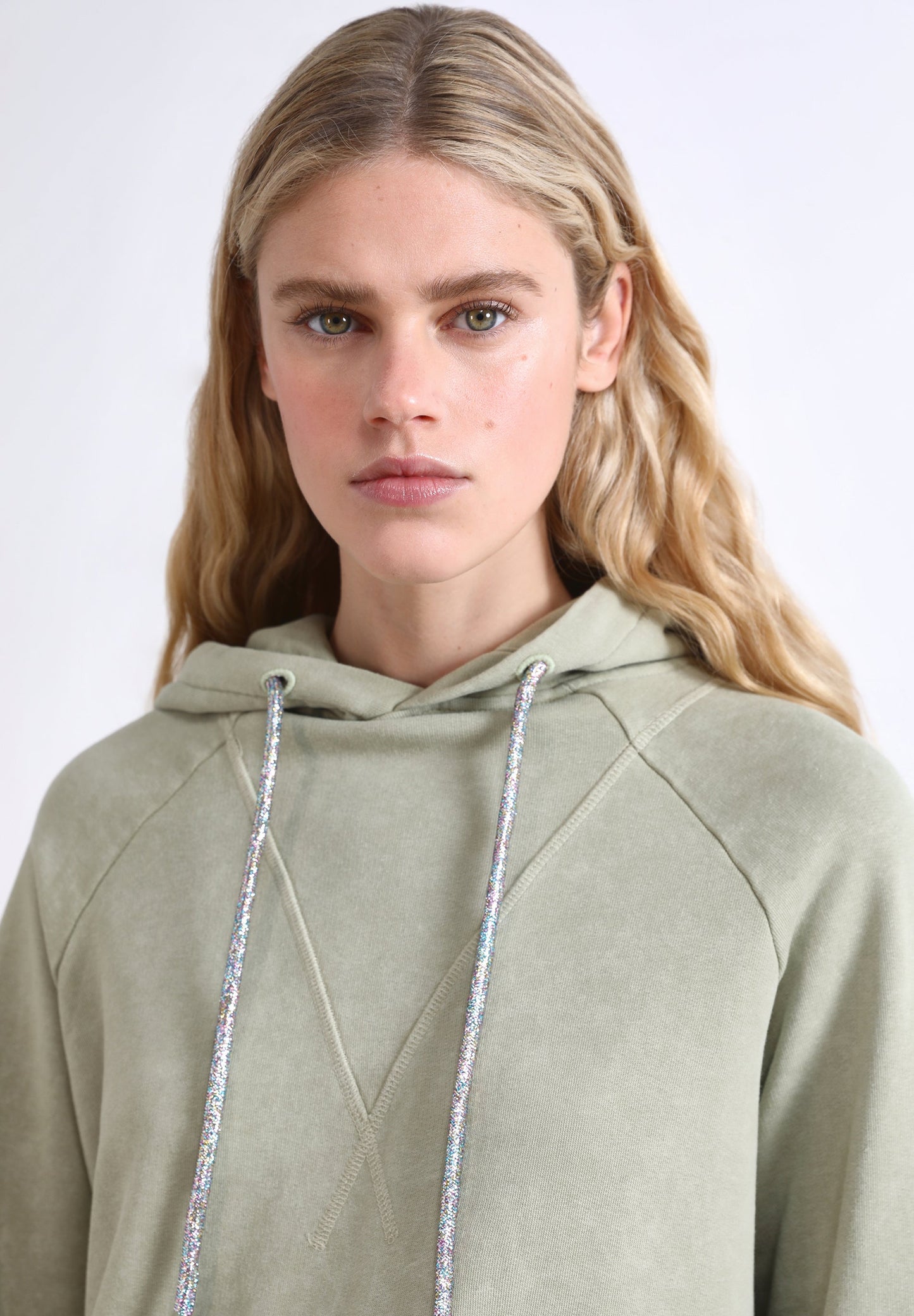 SWEATSHIRT DESBOTADA COM LOGO