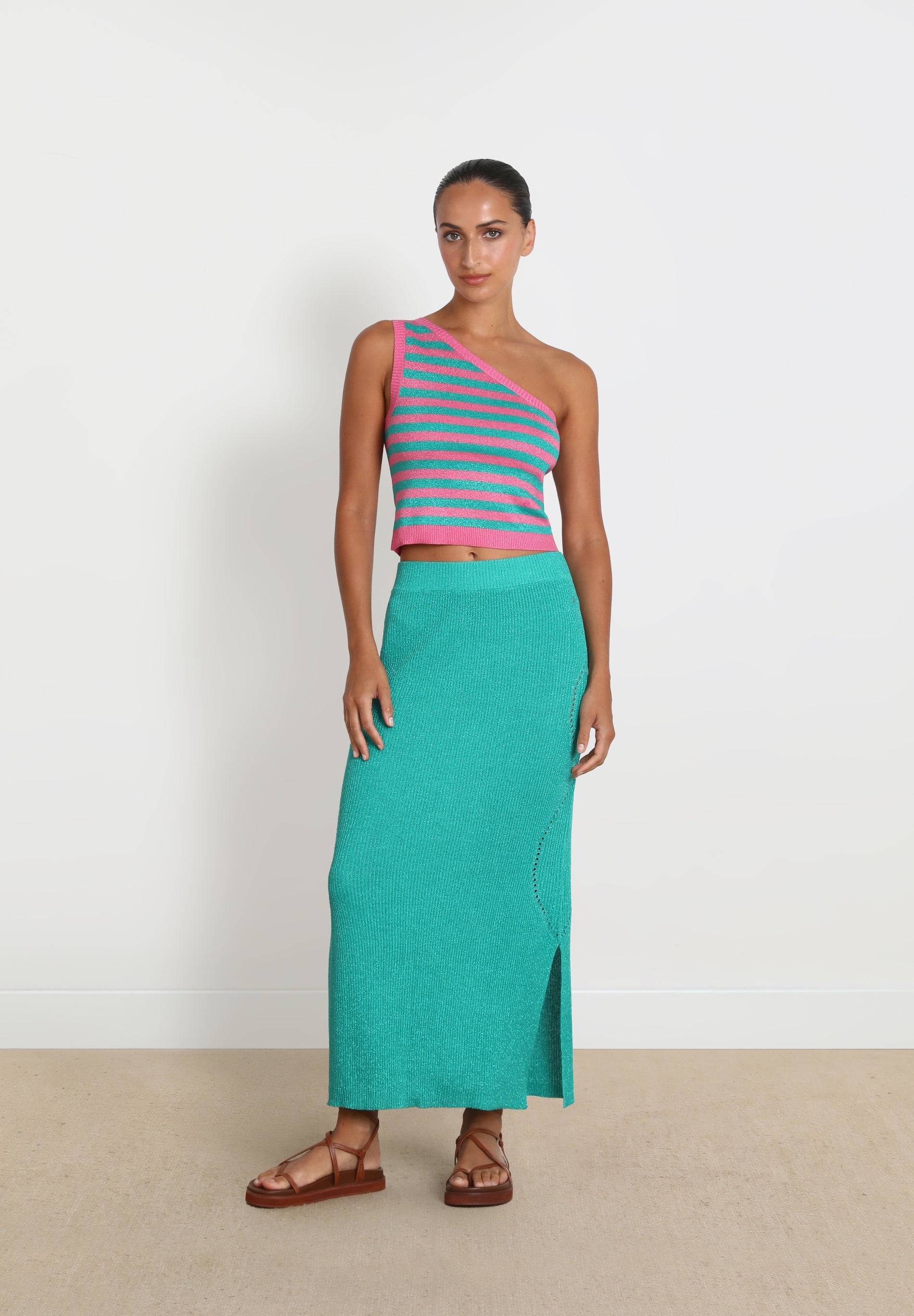 SAIA COM RENDILHADOS COM FIO METALIZADO