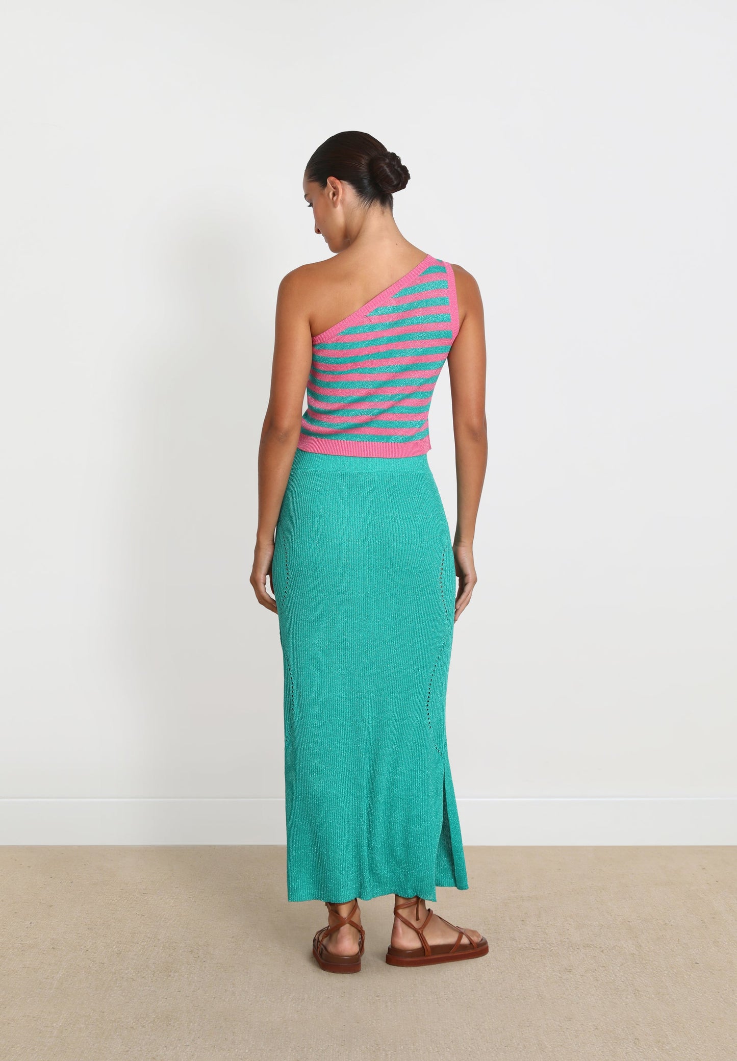 SAIA COM RENDILHADOS COM FIO METALIZADO