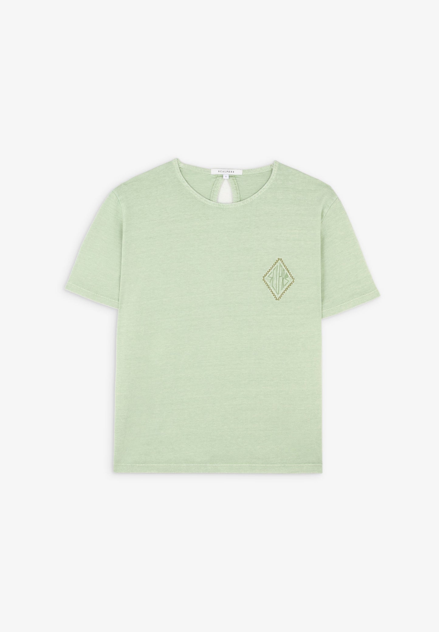 T-SHIRT COM BORDADO NO PEITO