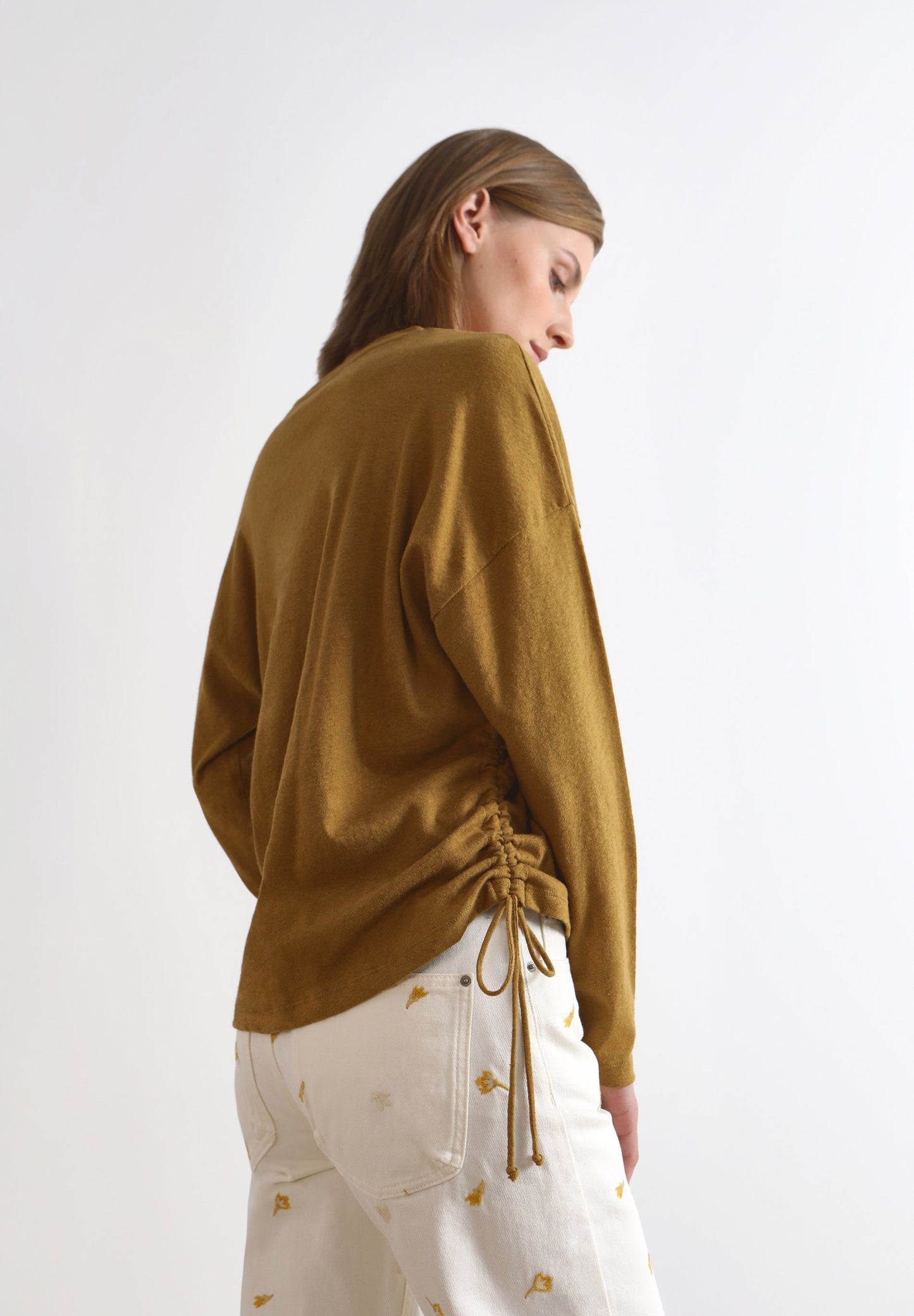 T-SHIRT DE LINHO DE MANGA COMPRIDA